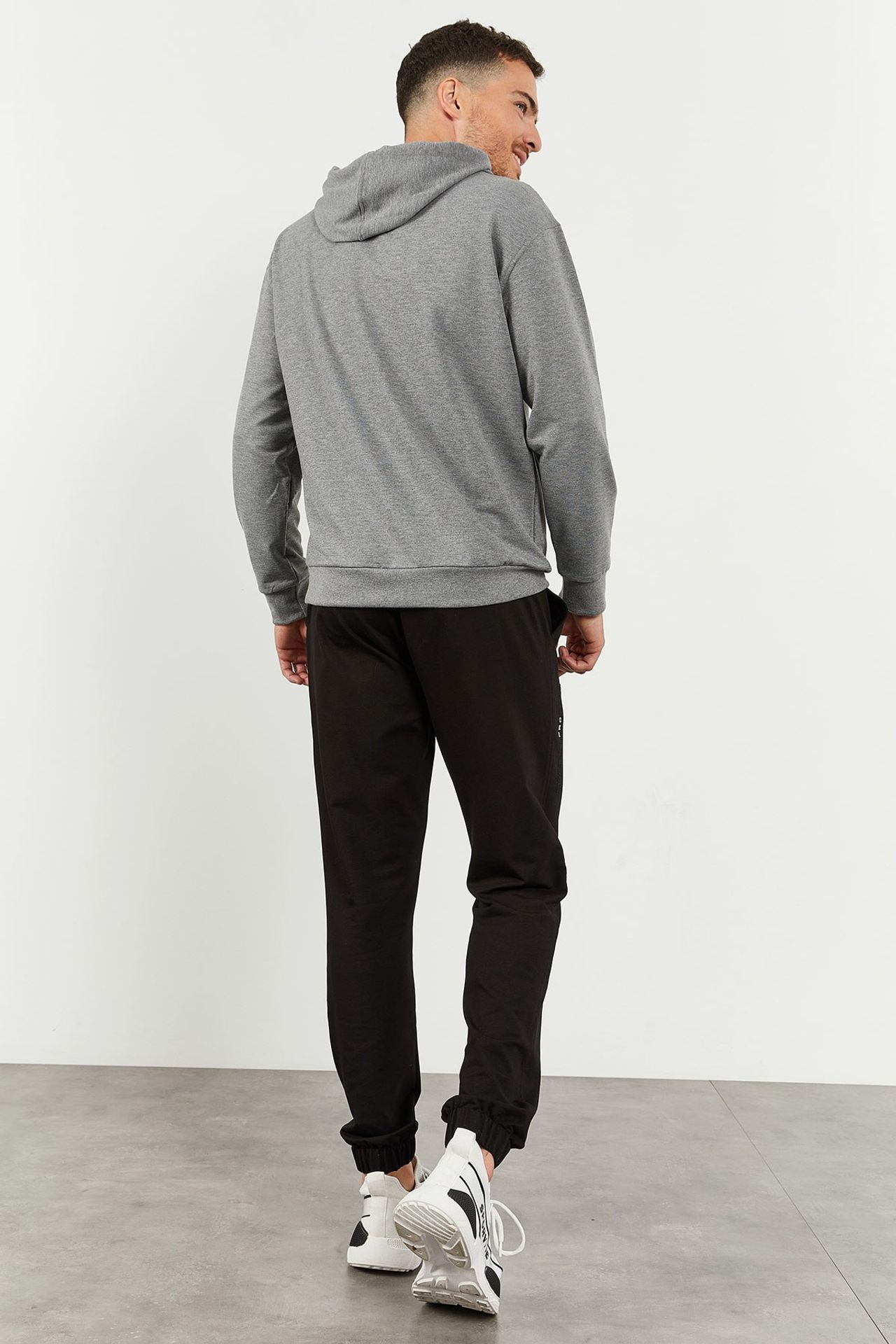 TOMMY Oversized Hooded Sweatshirt And Pants Set 6