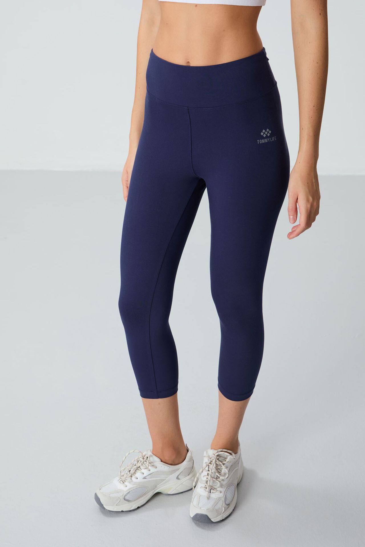 TOMMY High-Waist Capri Leggings 4