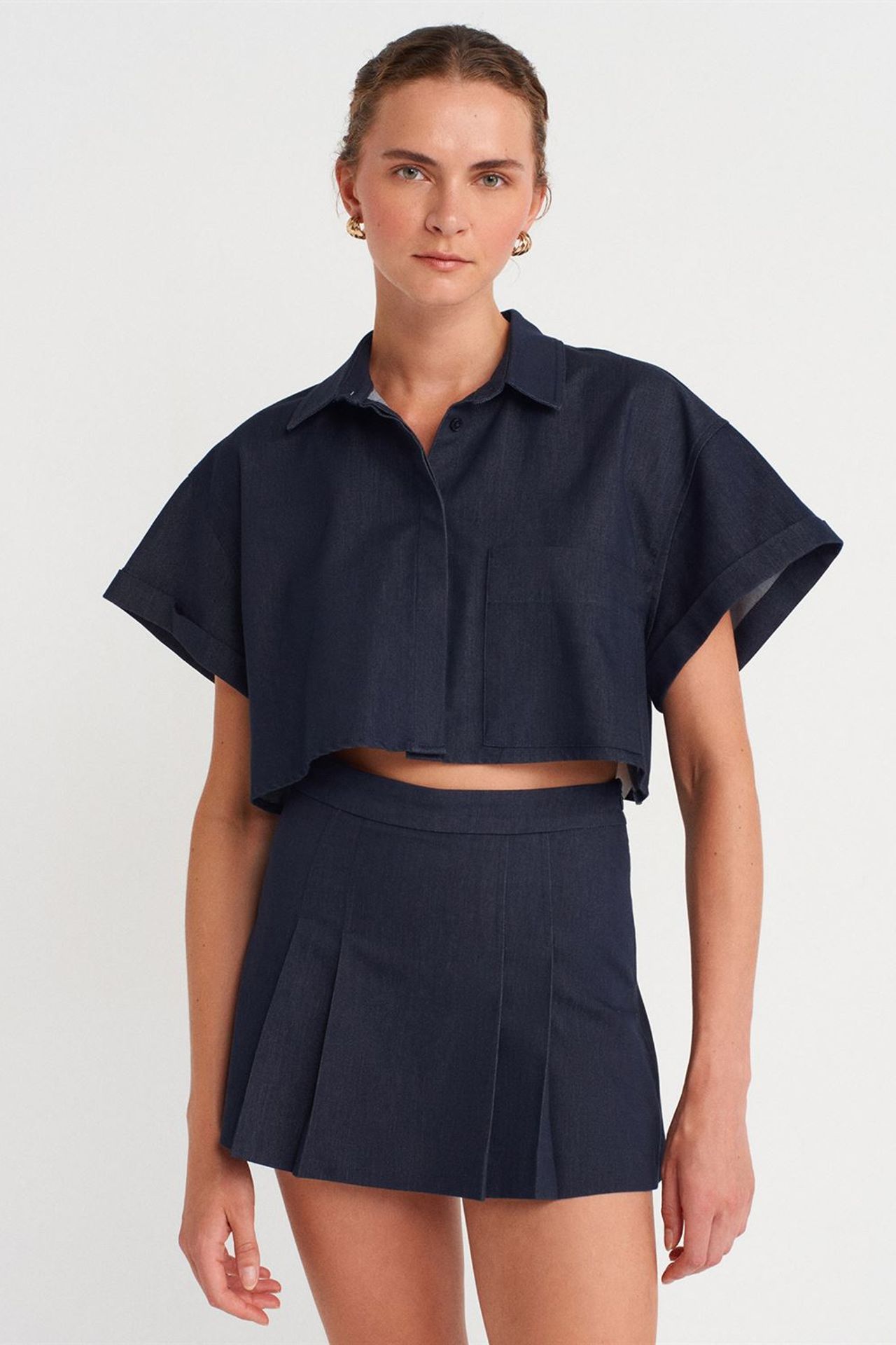 DILVIN Women's Cropped Textured Button Shirt 1