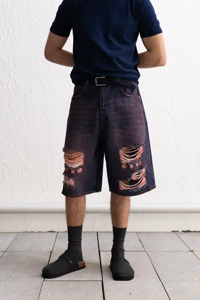 GIESTO Destroyed Denim Capri Shorts