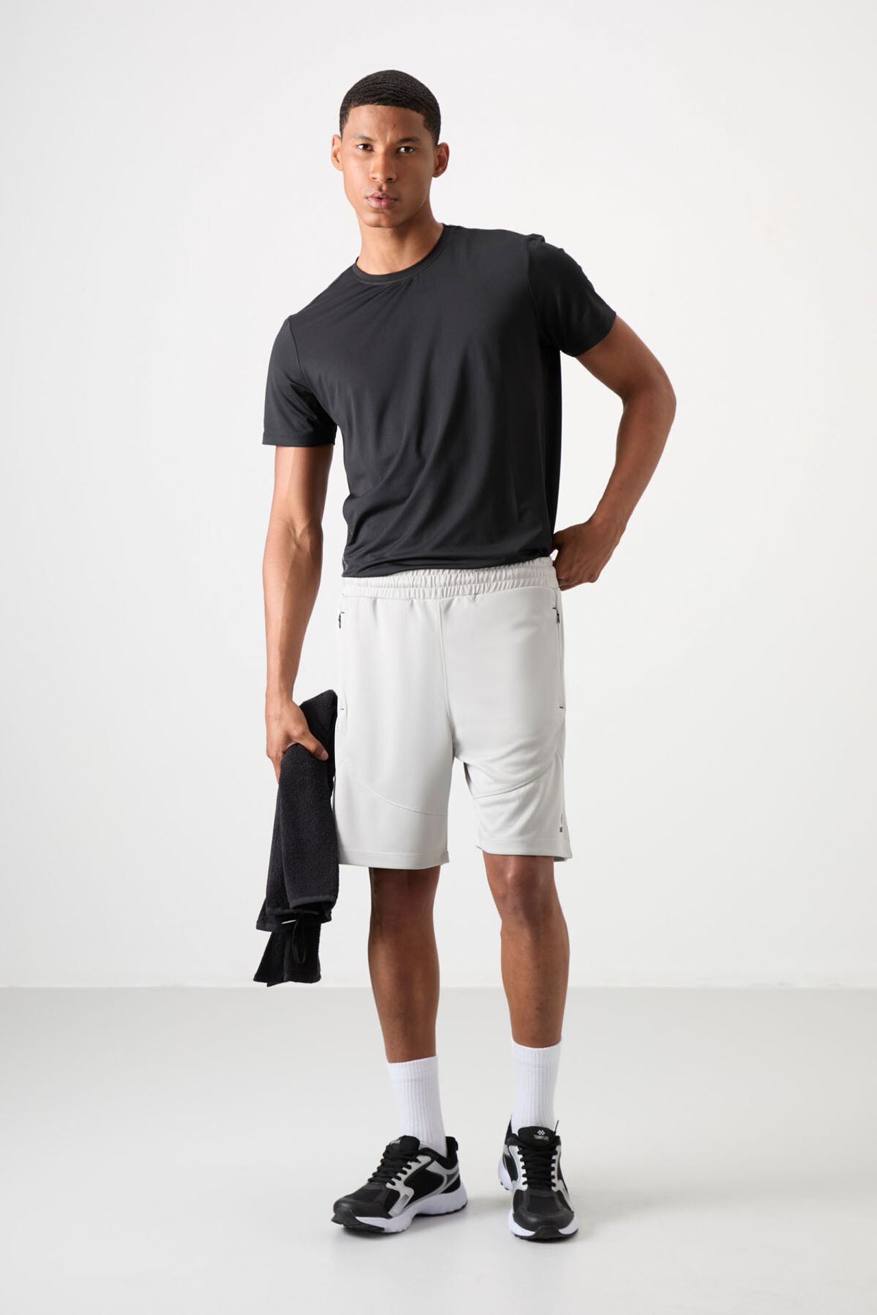TOMMY Men's Solid Knit Sweat Shorts 4
