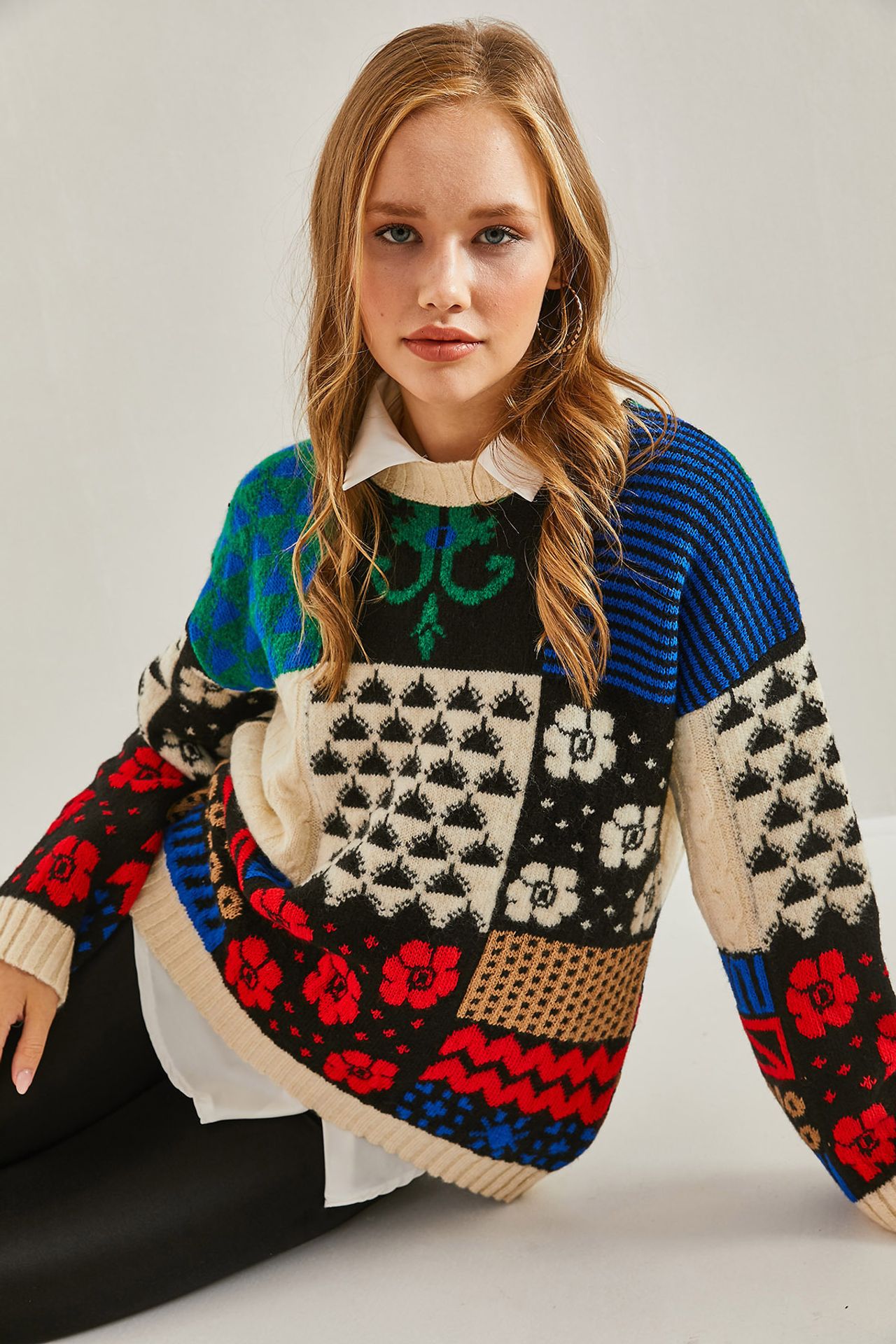 LUCCI Thick Abstract Ribbed Knit Sweater with Crew Neck 2