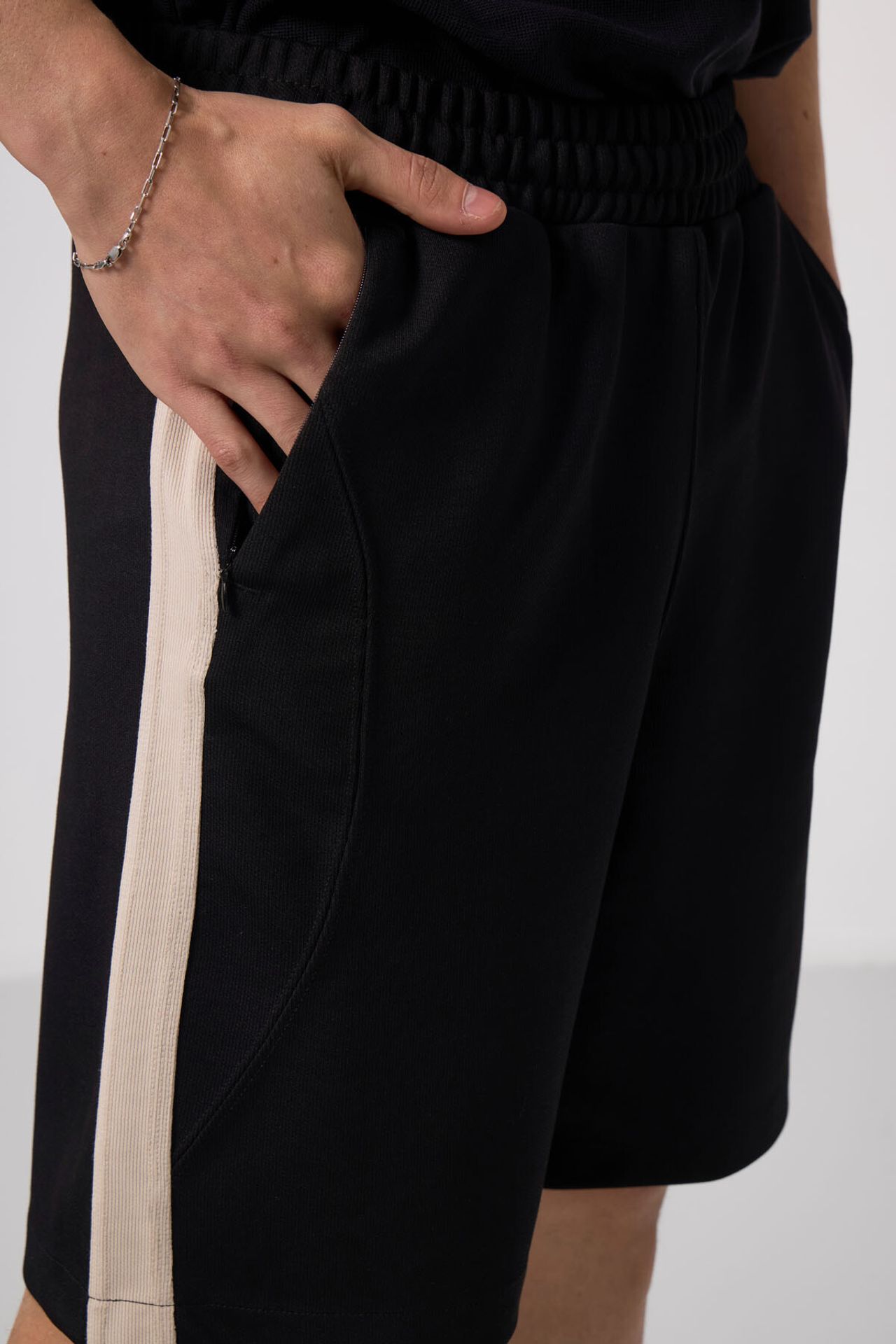 TOMMY Oversized Cotton-Blend Knit Shorts 5