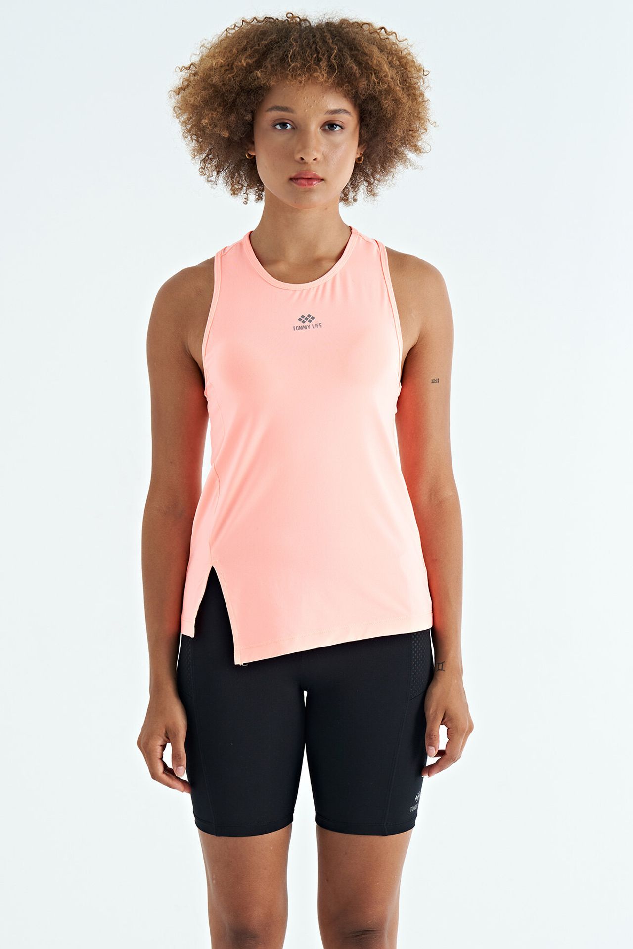 TOMMY Sleeveless Crew Neck Active Top 2