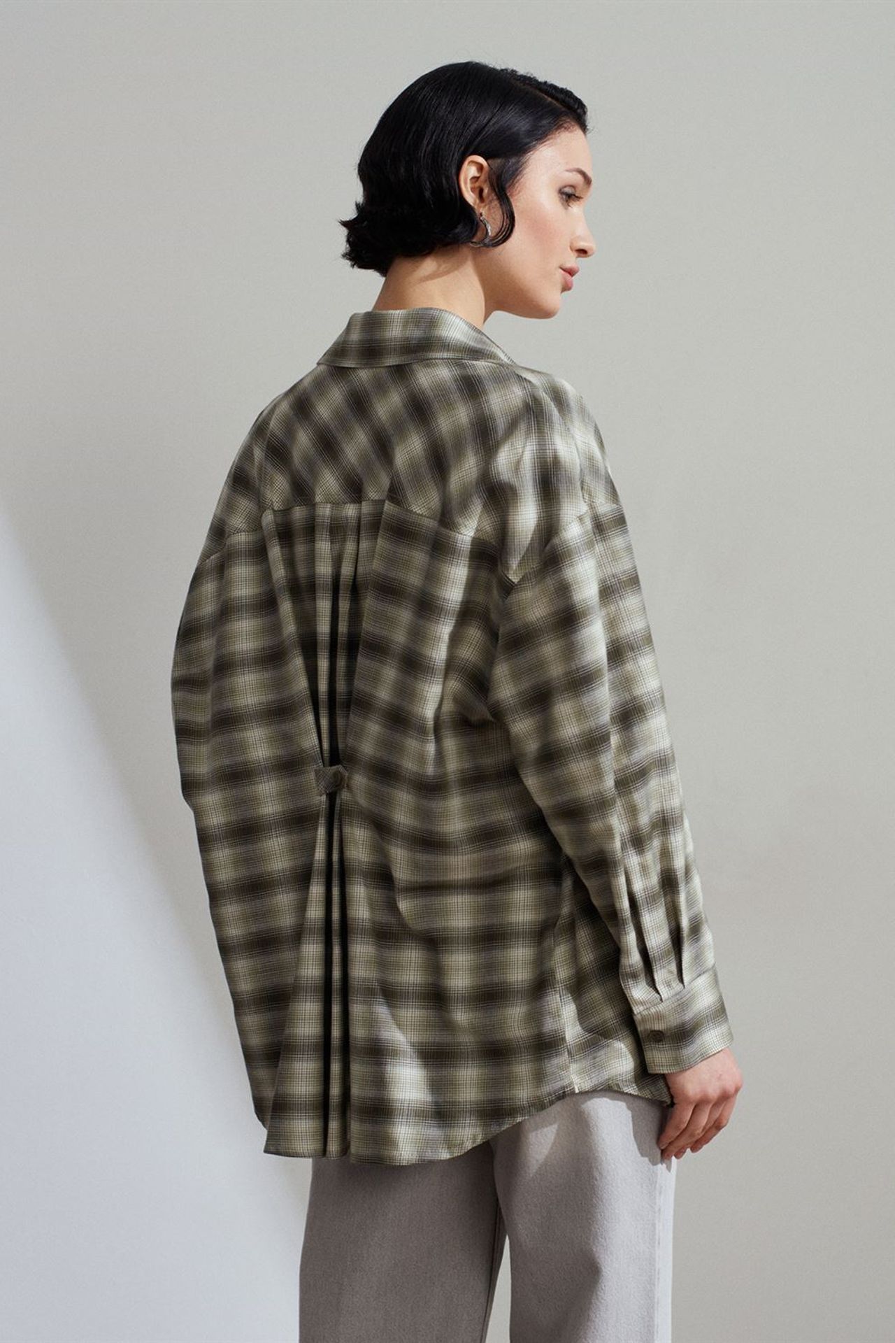 DILVIN Oversized Plaid Long-Sleeve Shirt 2