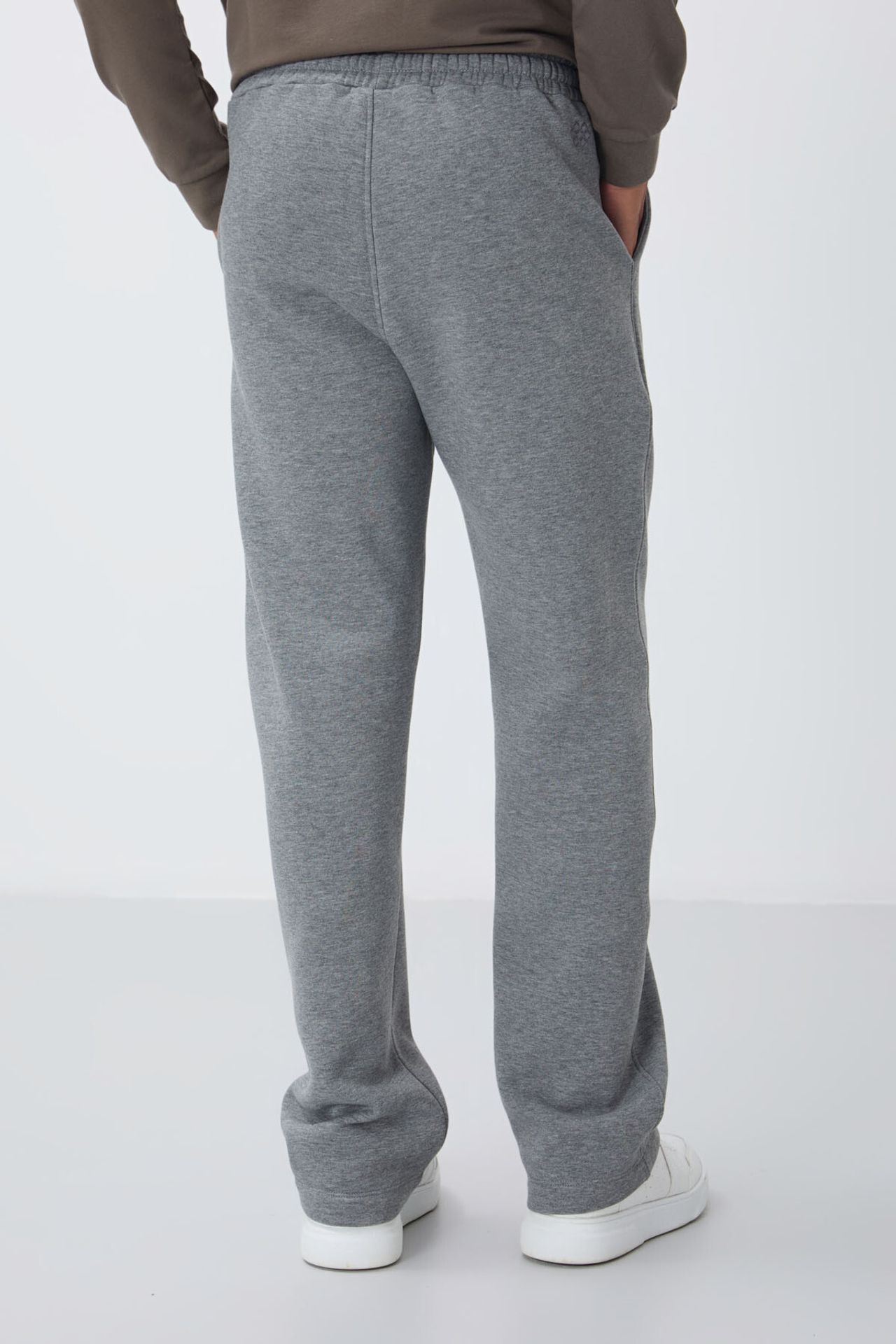 TOMMY Men's Regular Fit Fleece Sweatpants 6