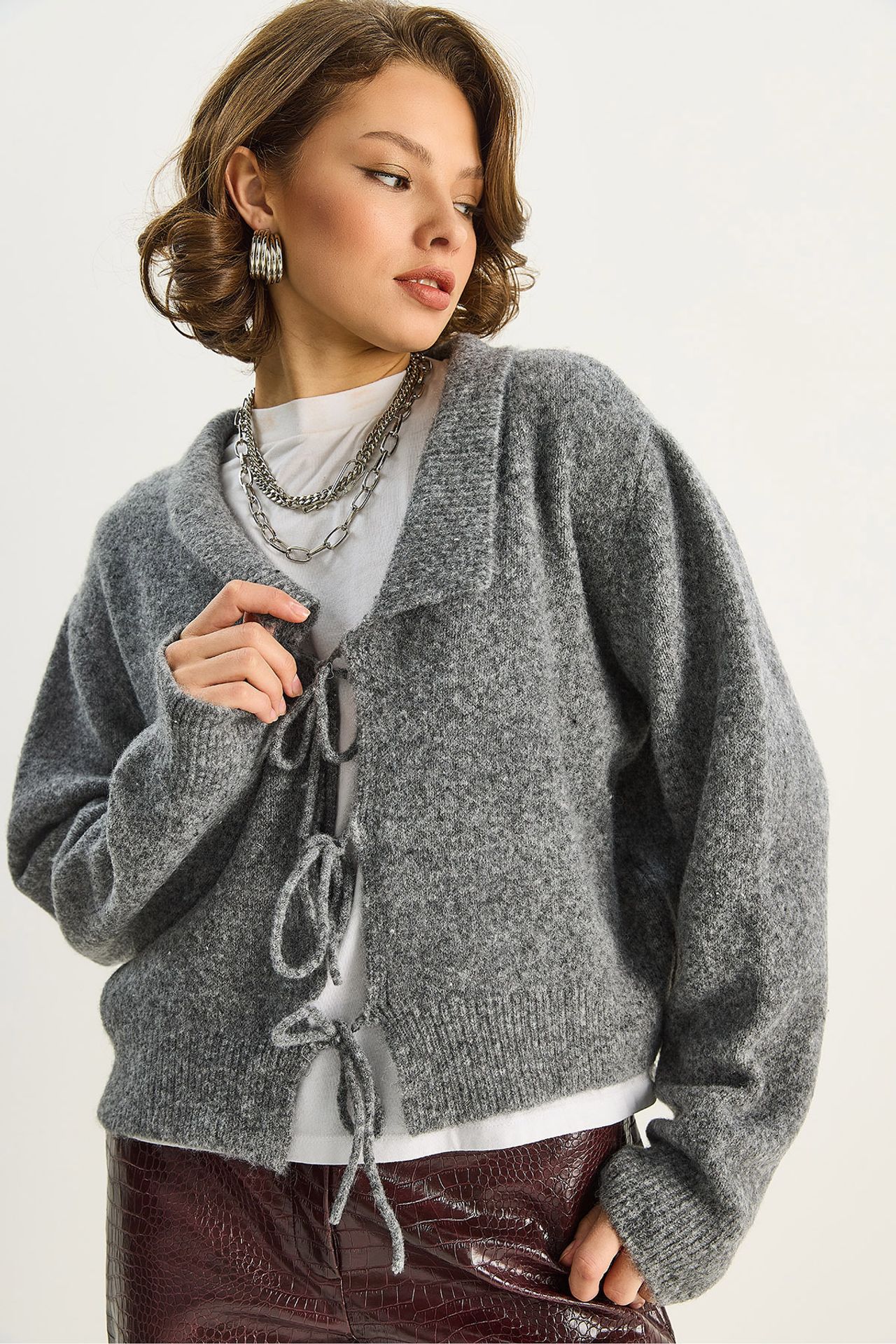 LUCCI Oversized V-Neck Tie Closure Ribbed Cardigan 4