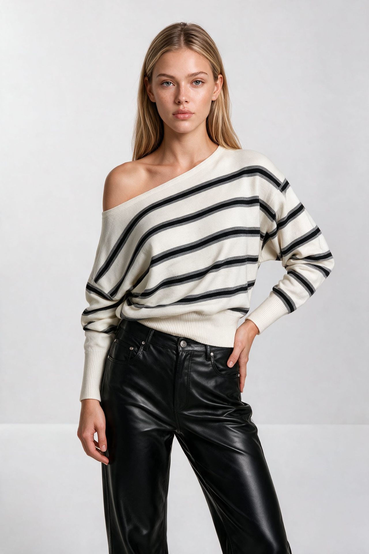 ISTANBUL Women's Sweater 1