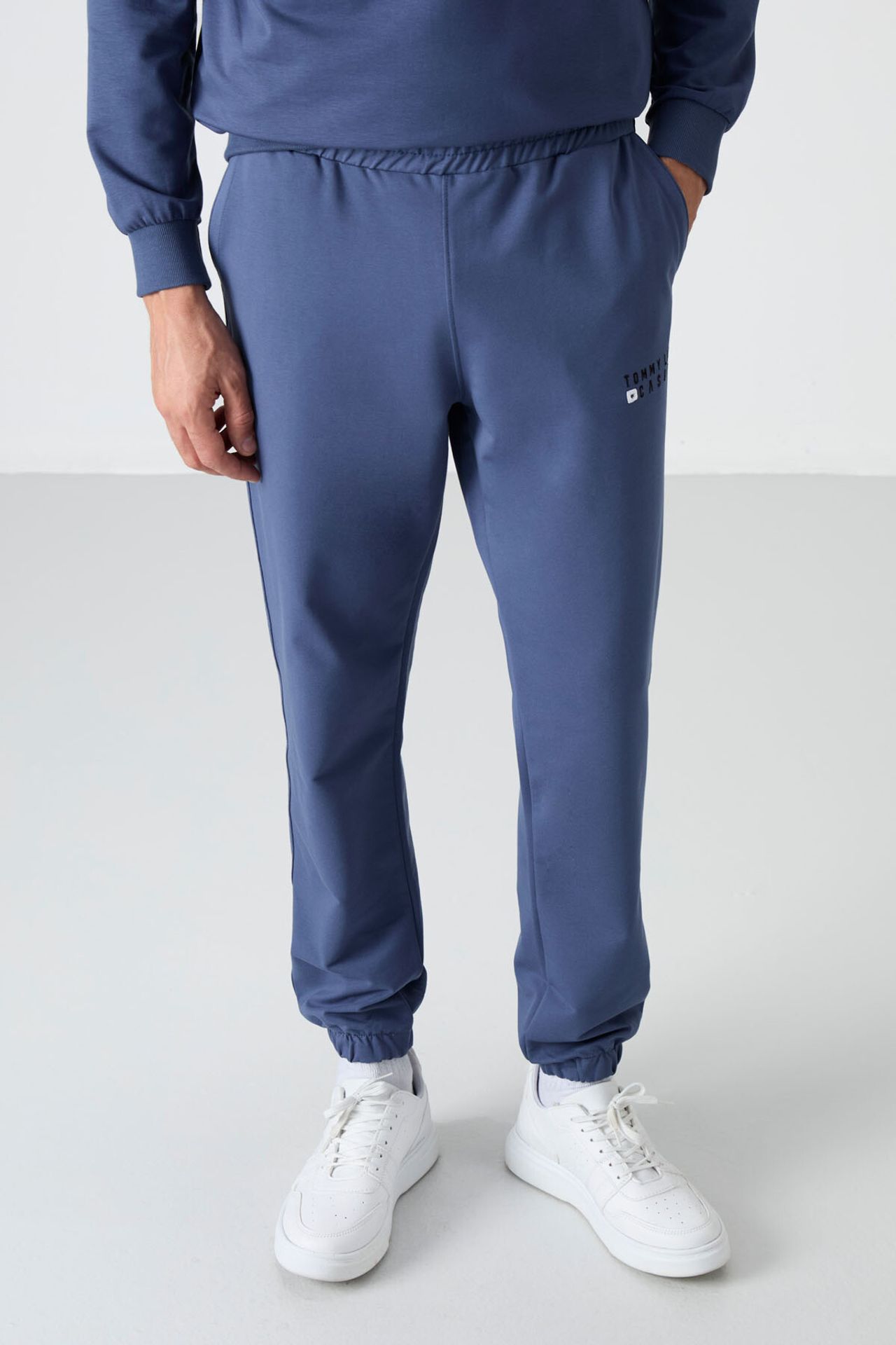 TOMMY Men's Oversized Sweatshirt And Pants Set 5
