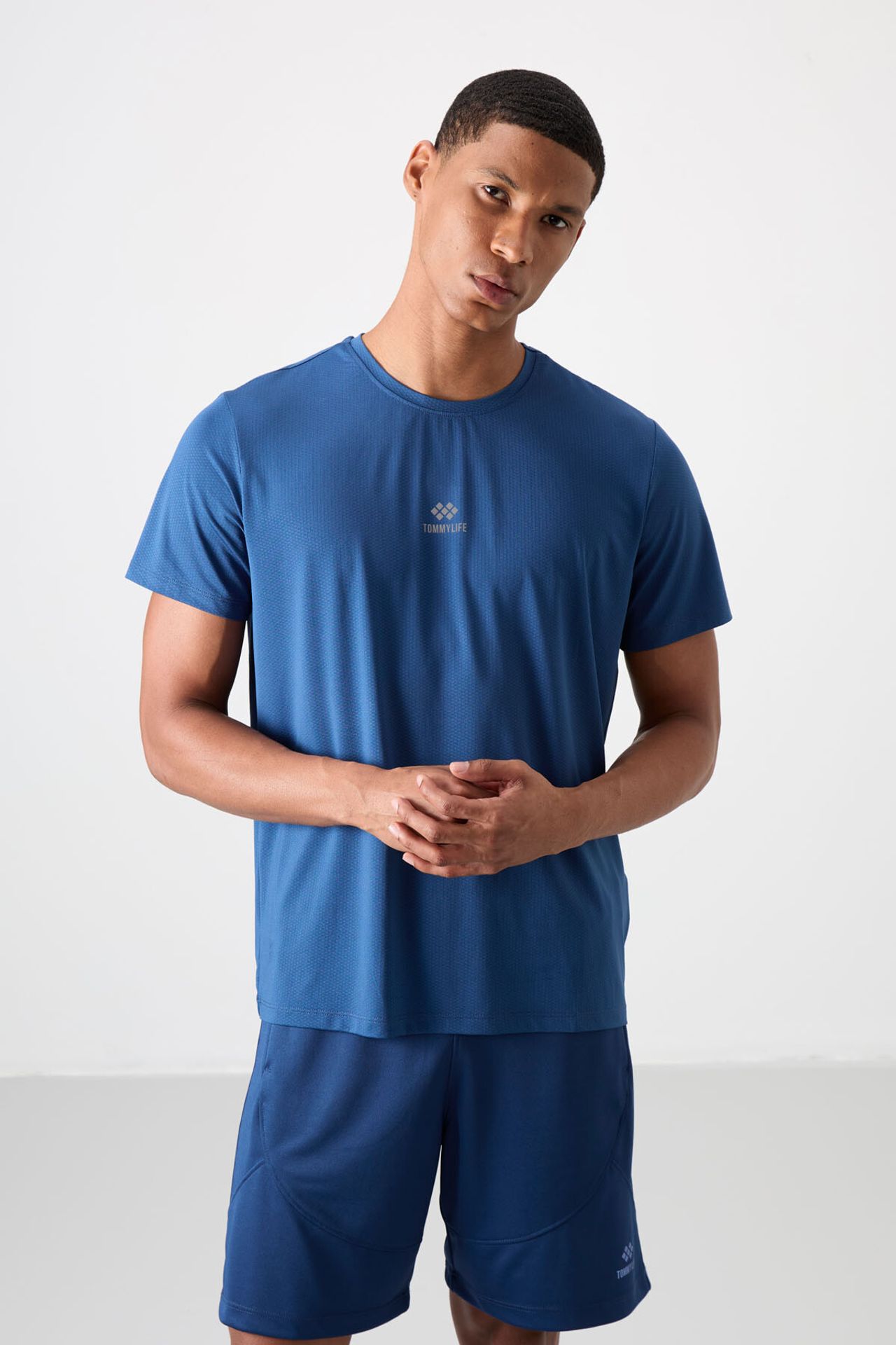 TOMMY Men's Logo Patch Short-Sleeve T-Shirt 5