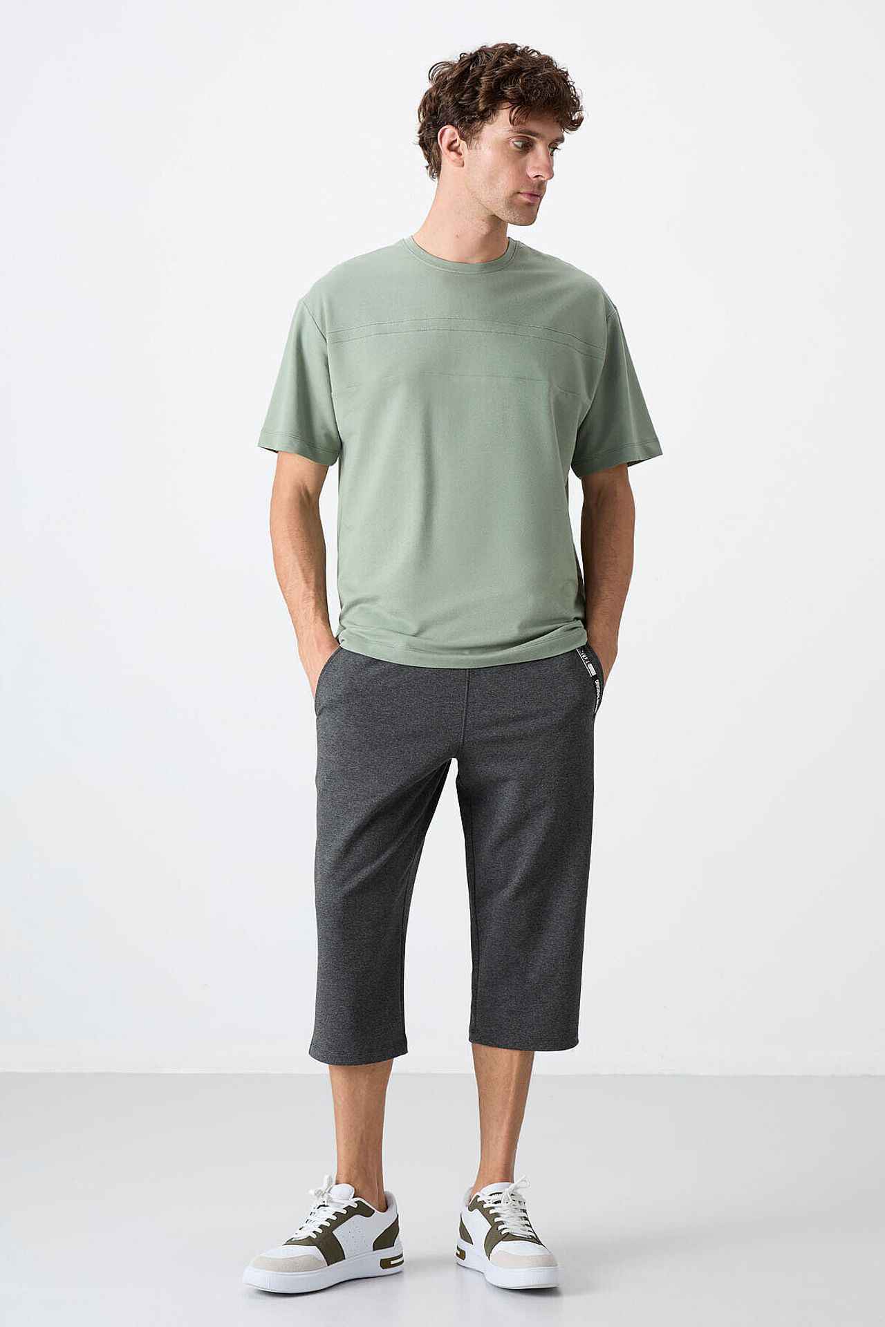 TOMMY Men's Cotton Blend Shorts 4