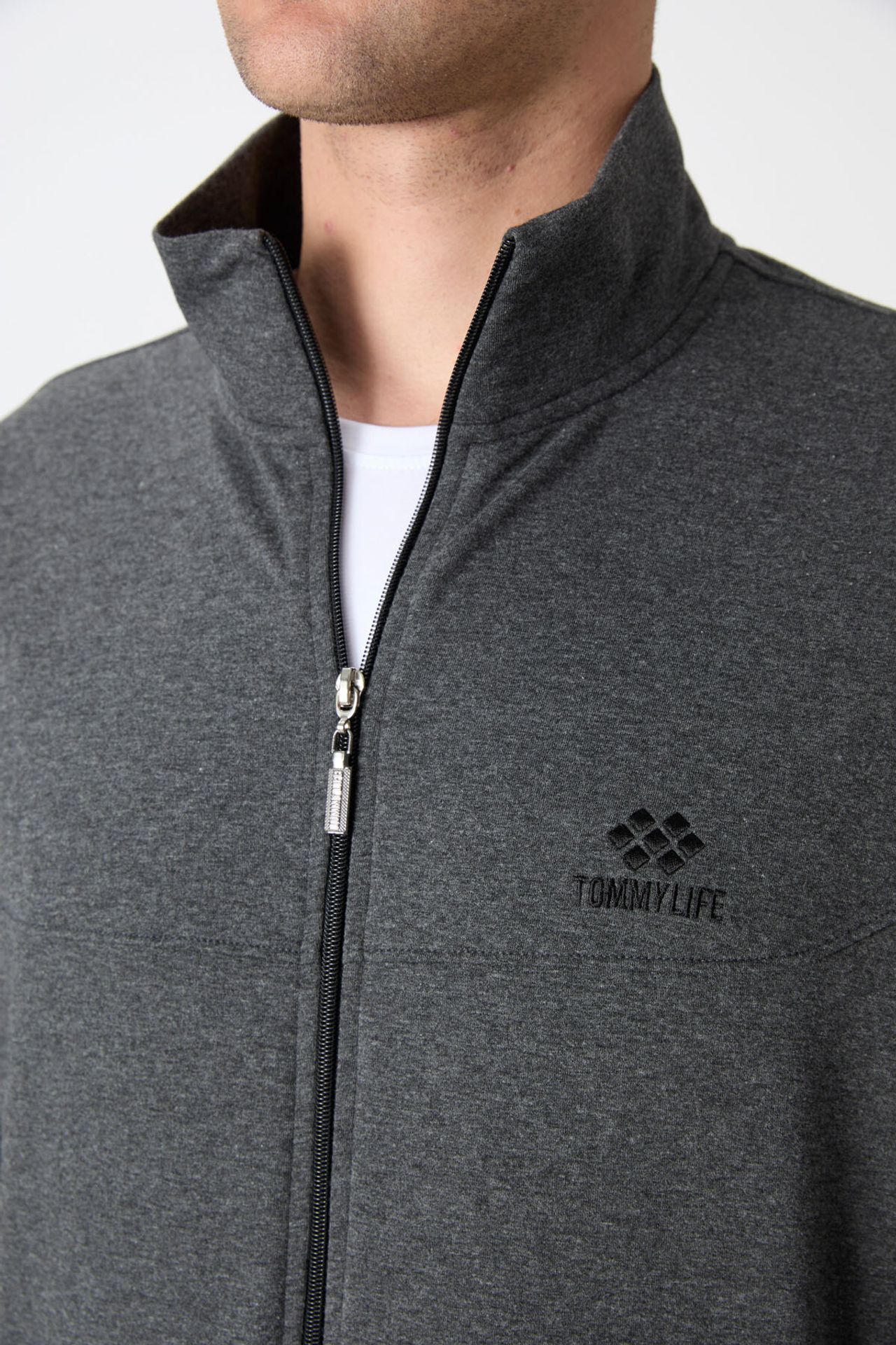 TOMMY Men's Relaxed Fit Zip-collar Sweatshirt And Pants Set 2