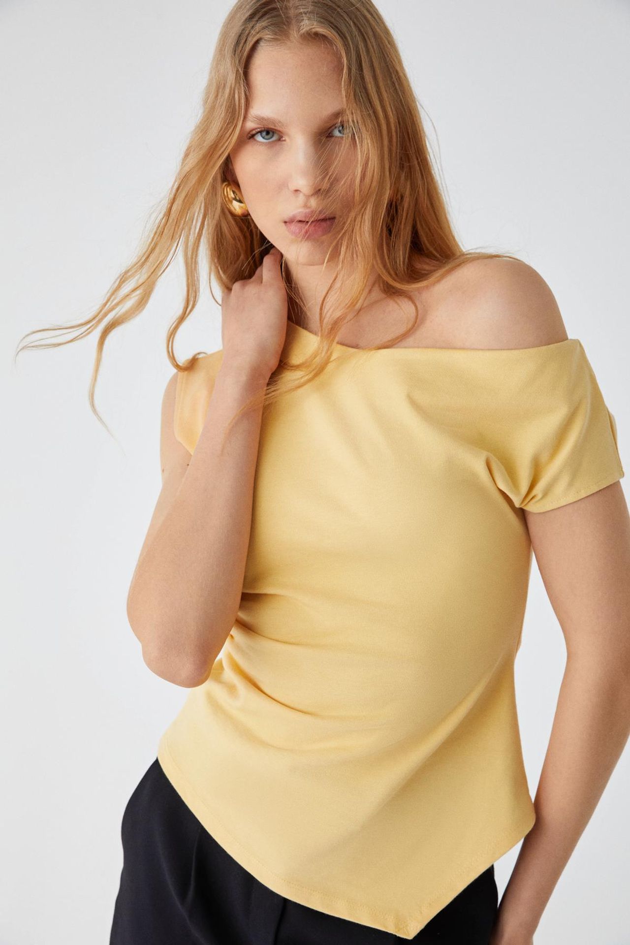 GRIMELANGE Asymmetrical One-Shoulder Blouse 4