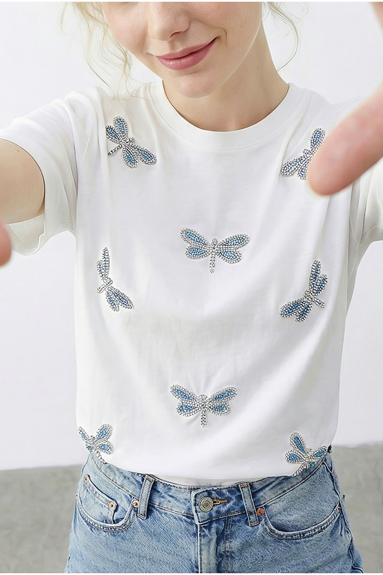 LUCCI Embroidered Crew Neck Relaxed Fit T-Shirt 6