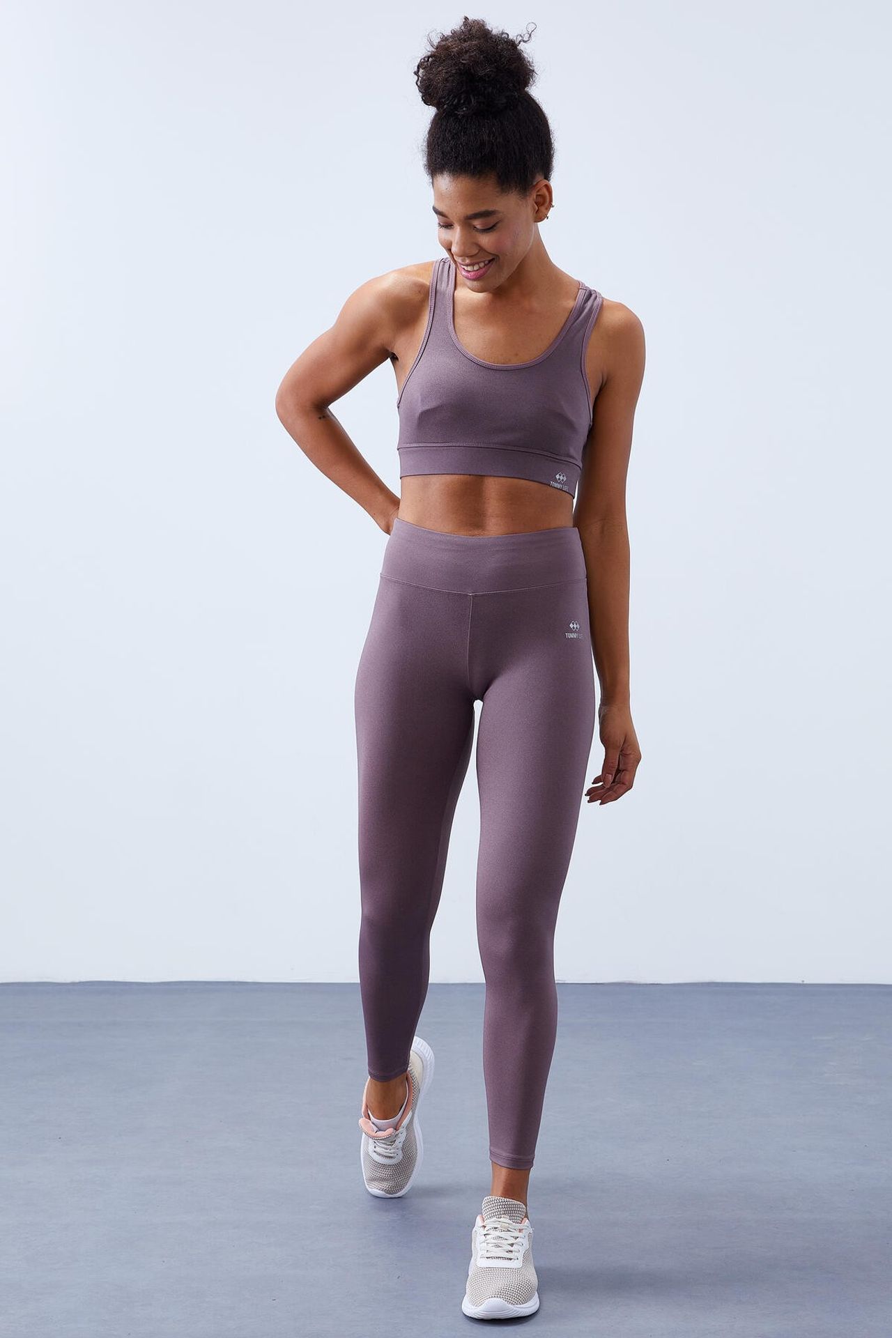 TOMMY Sleeveless Active Set With High-Waist Leggings 5