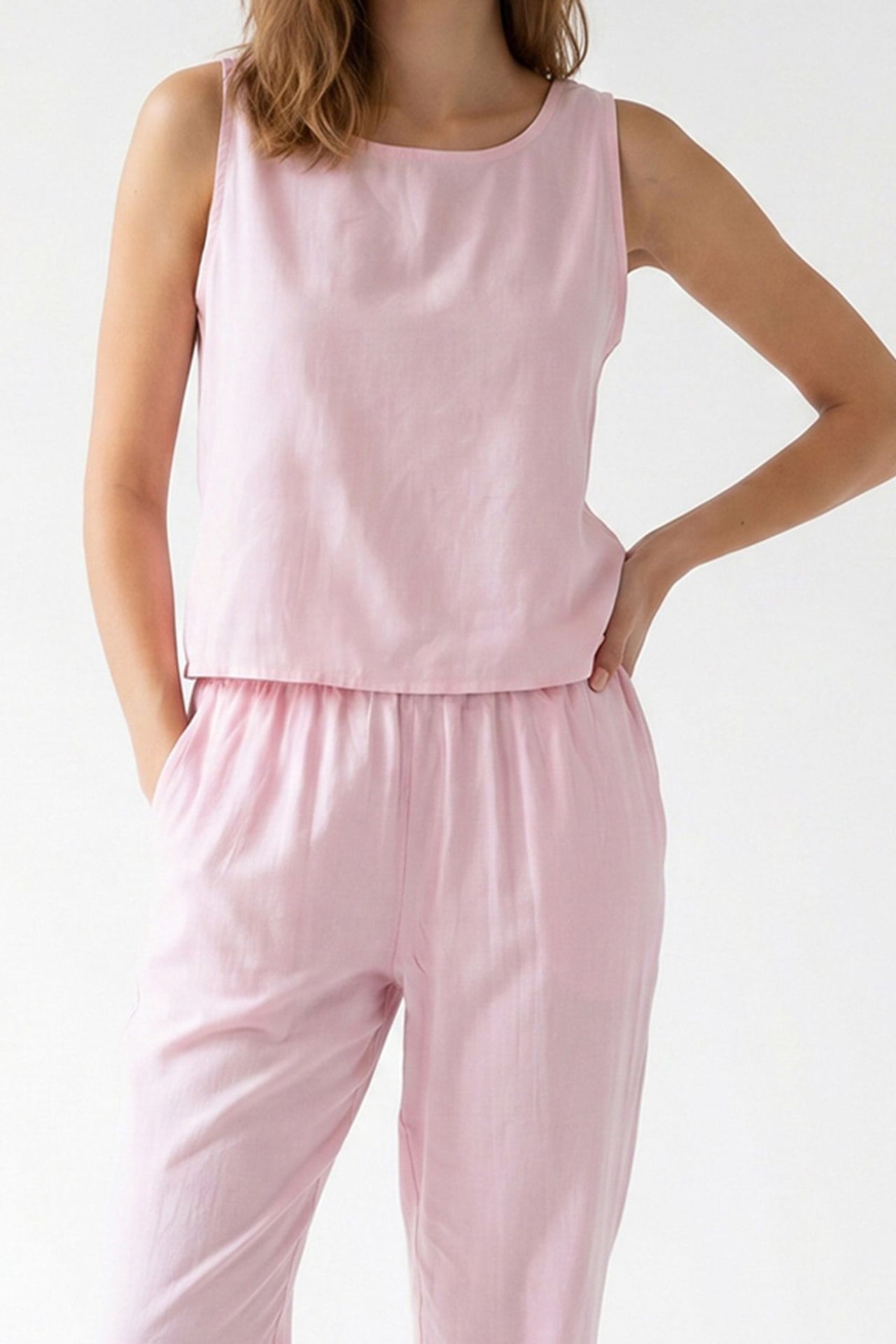 MIXRAY Sleeveless Crepe Jumpsuit