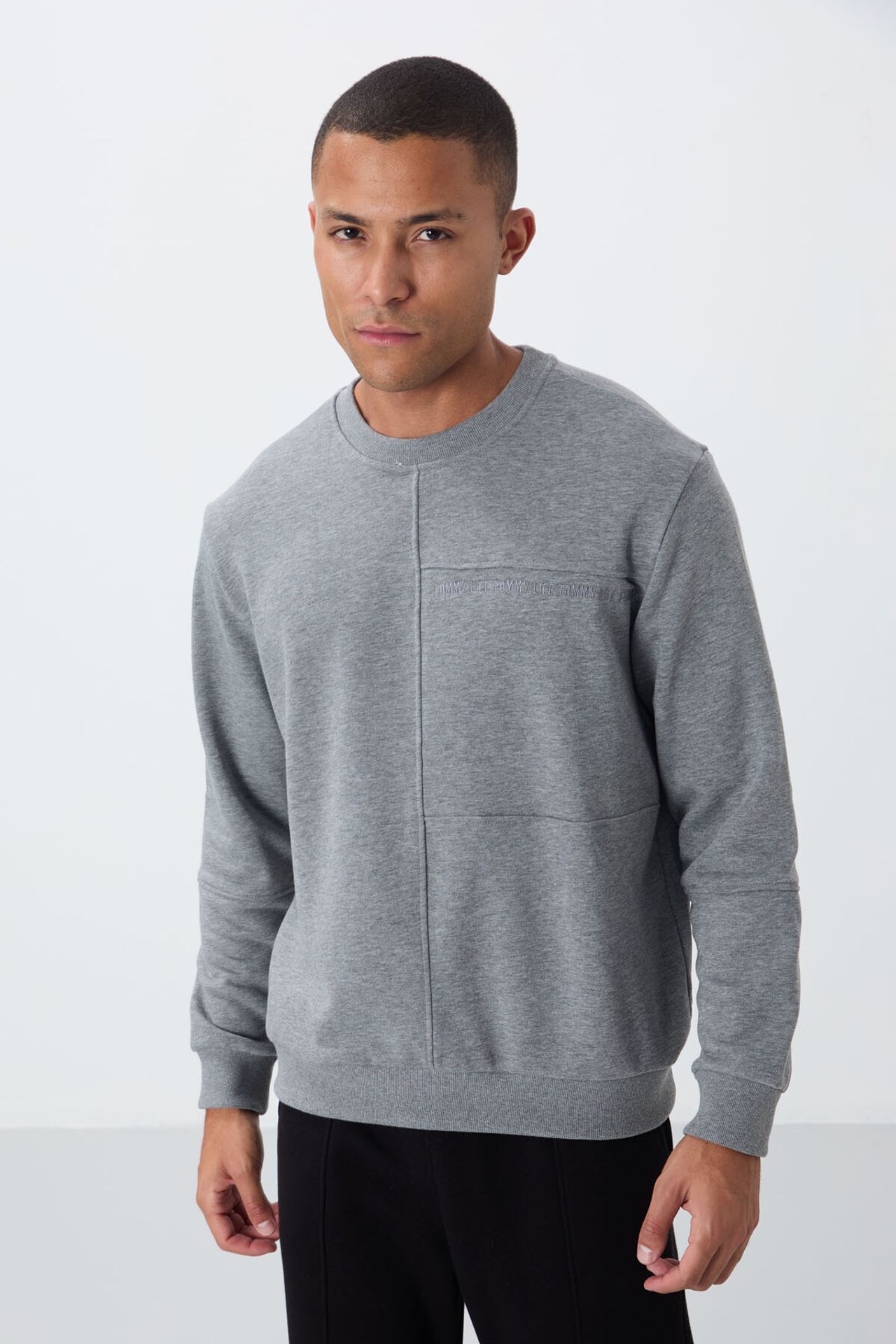 TOMMY Men's Solid Crew Neck Sweatshirt 1