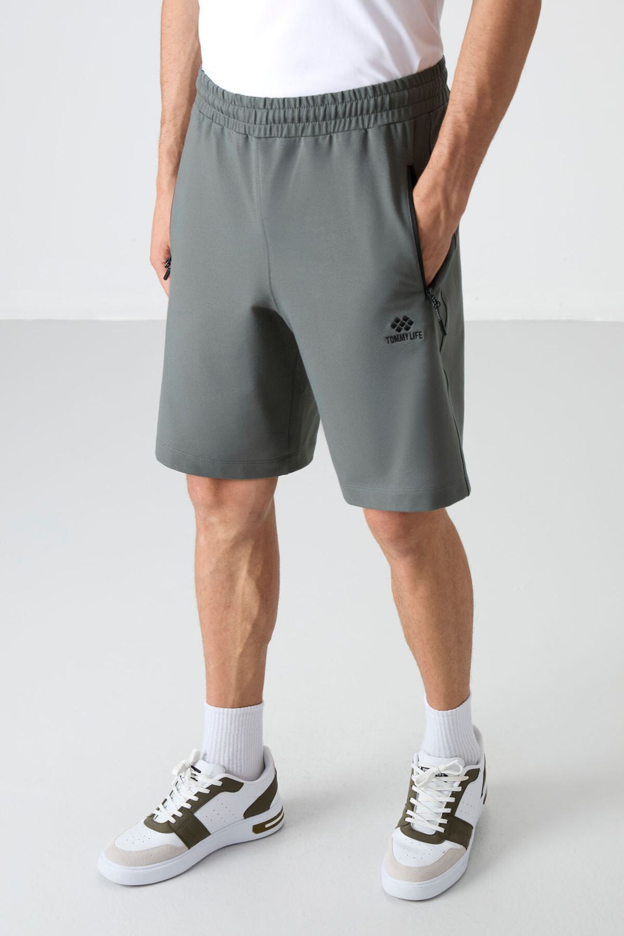 TOMMY Men's Regular-fit Knit Sweat Shorts 3