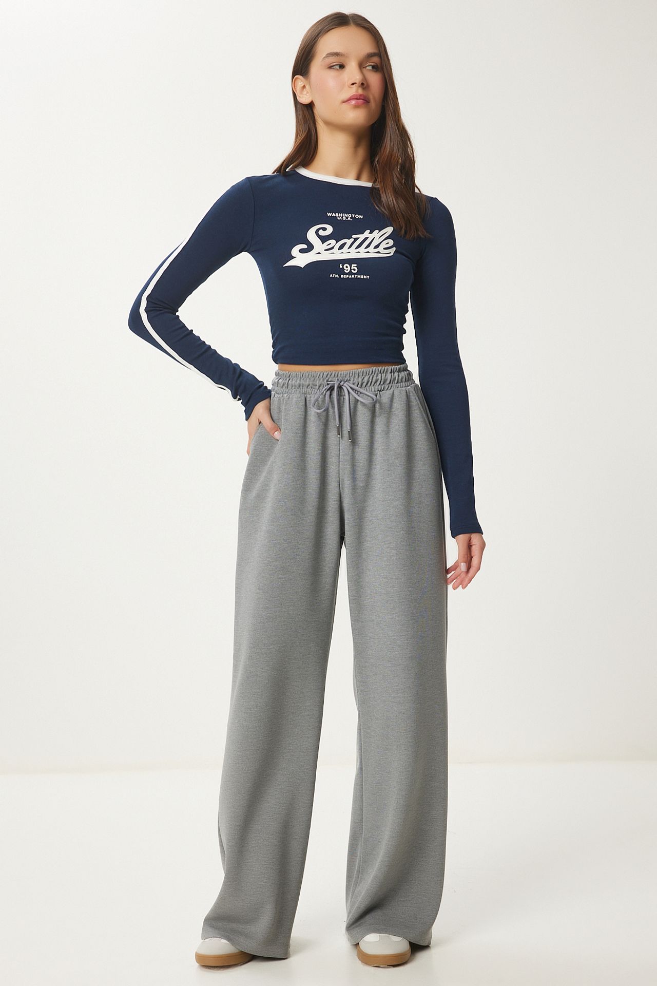 ISTANBUL Wide Leg Drawstring Waist Sweatpants 2