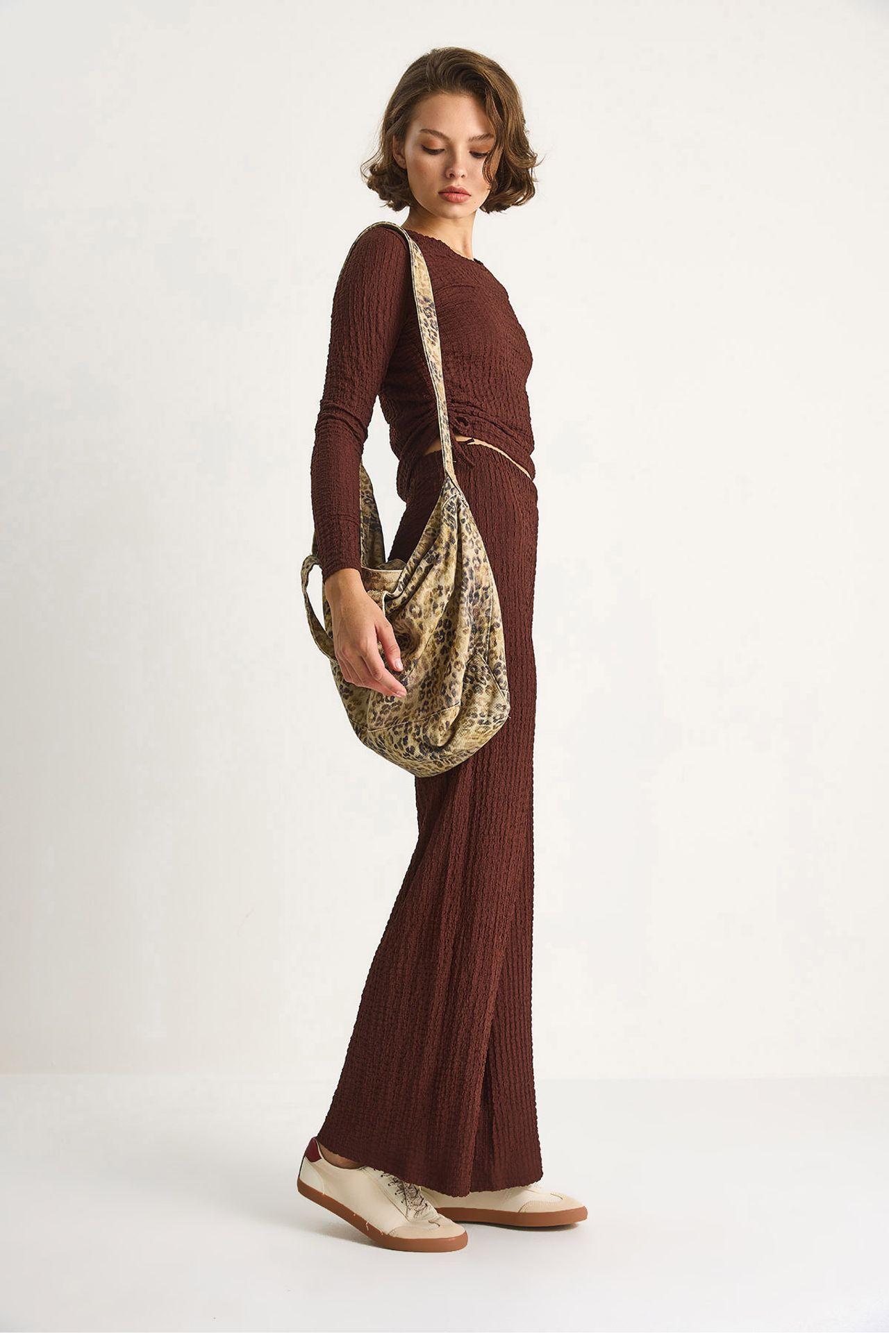 LUCCI Fitted Two-Piece Coord Set with Flared Pants 3