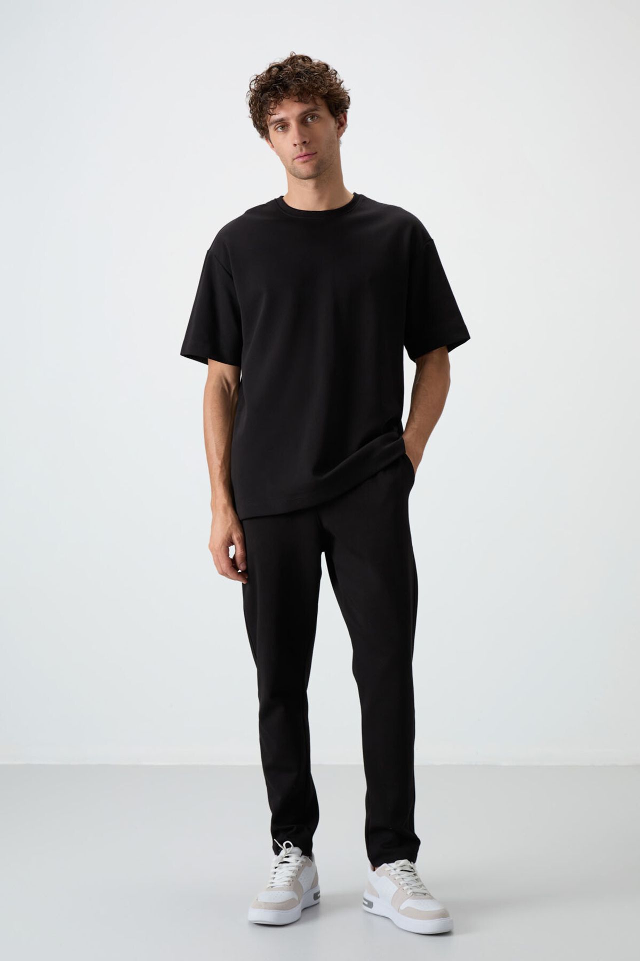 TOMMY Men's Oversized T-shirt And Pants Set 4