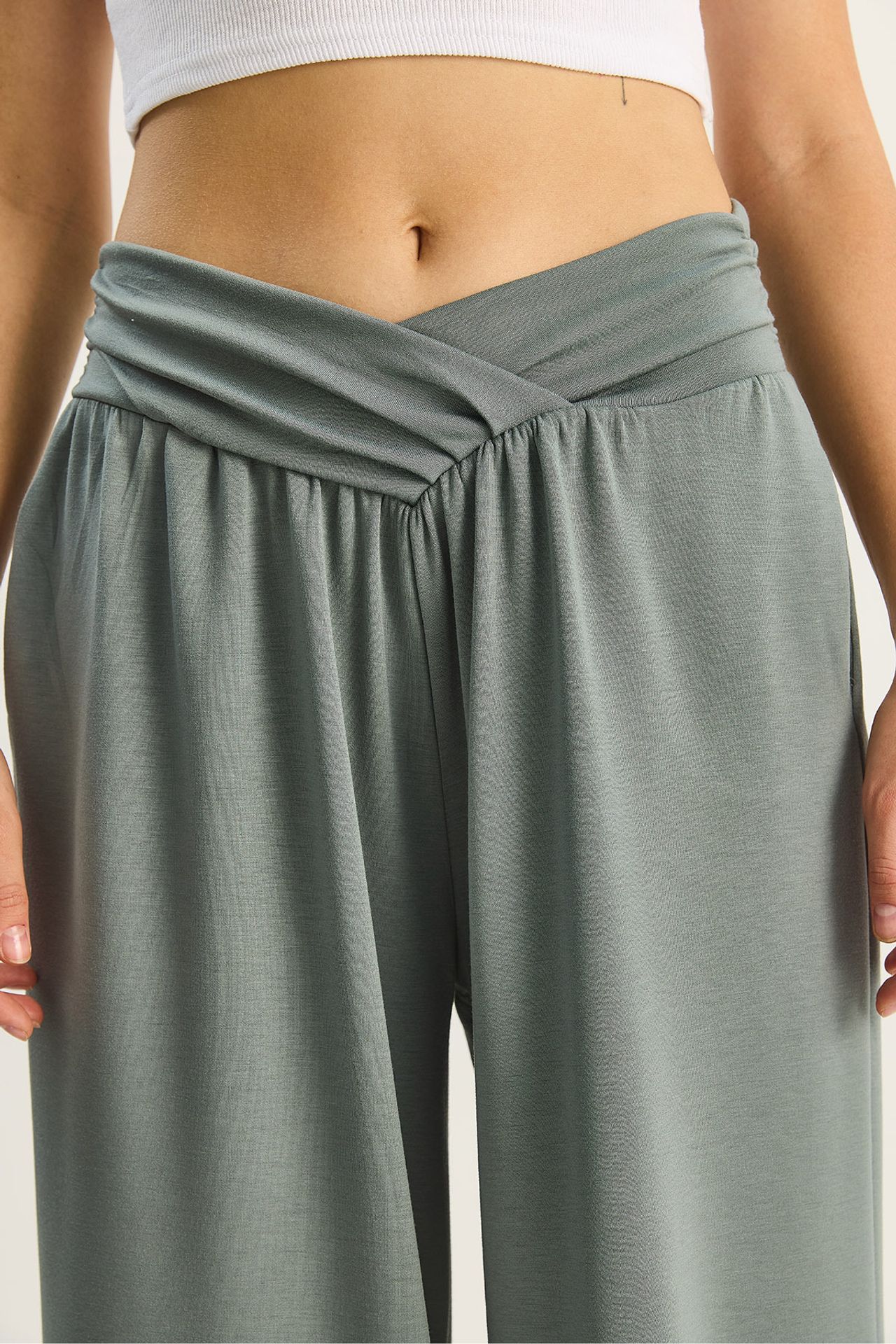 LUCCI Arched Waist Palazzo Pants 6