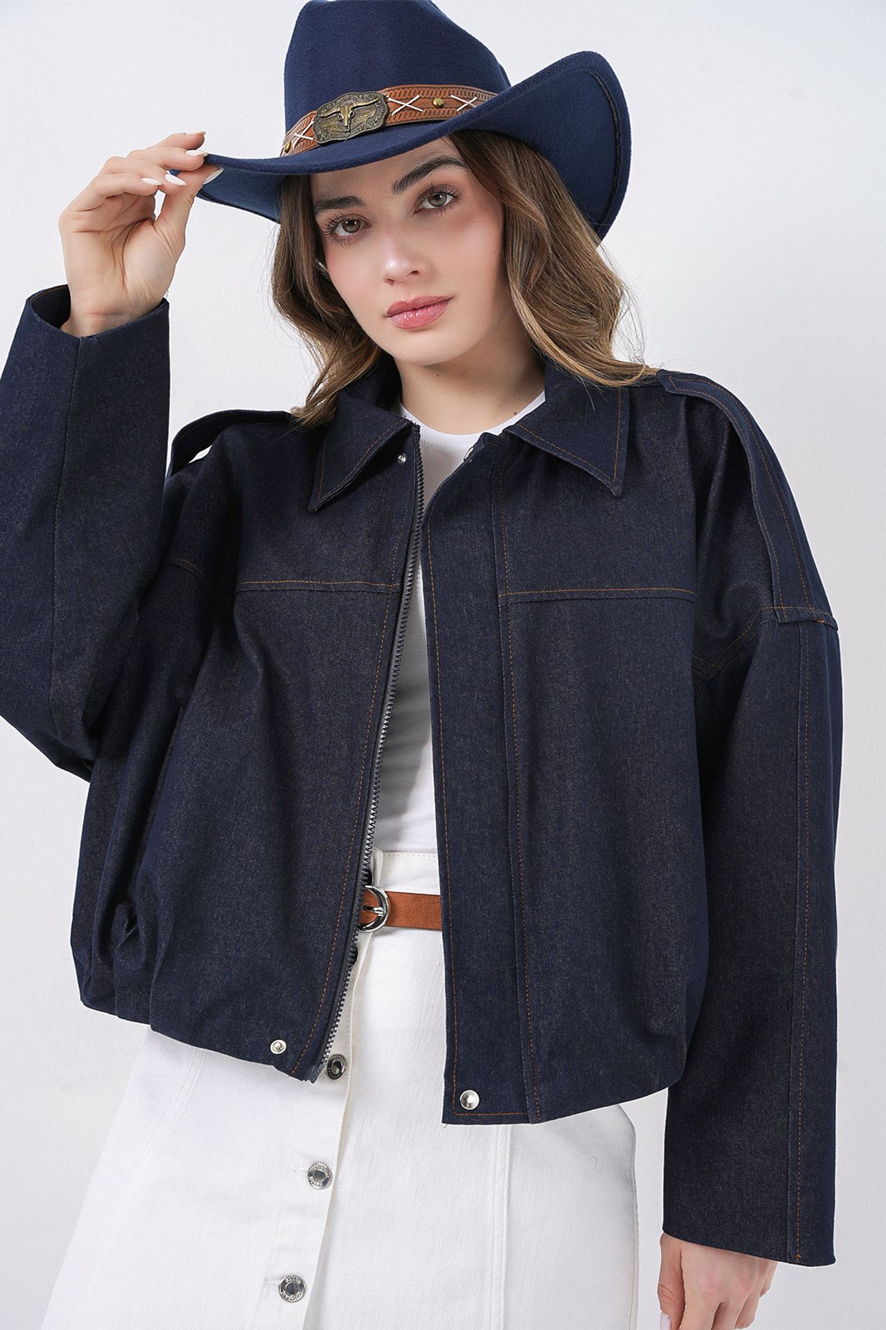 BDART Oversized Crop Jacket with Zipper and Pocket 4