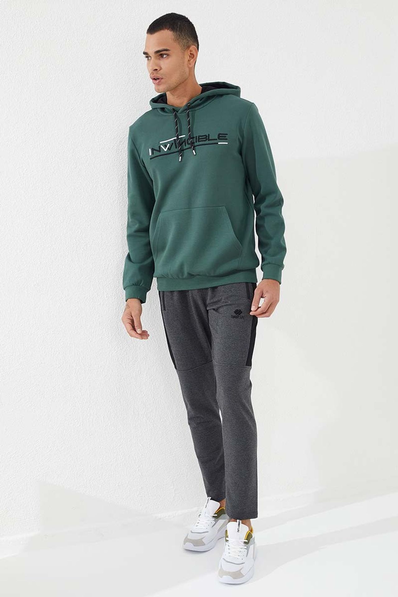 TOMMY Men's Printed Hooded Sweatshirt With Pocket 2
