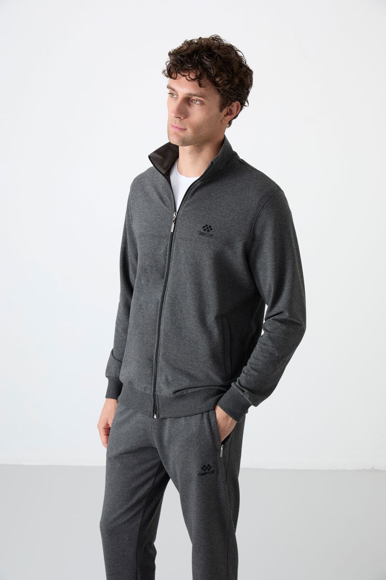 TOMMY Men's Relaxed Fit Zip-collar Sweatshirt And Pants Set 4