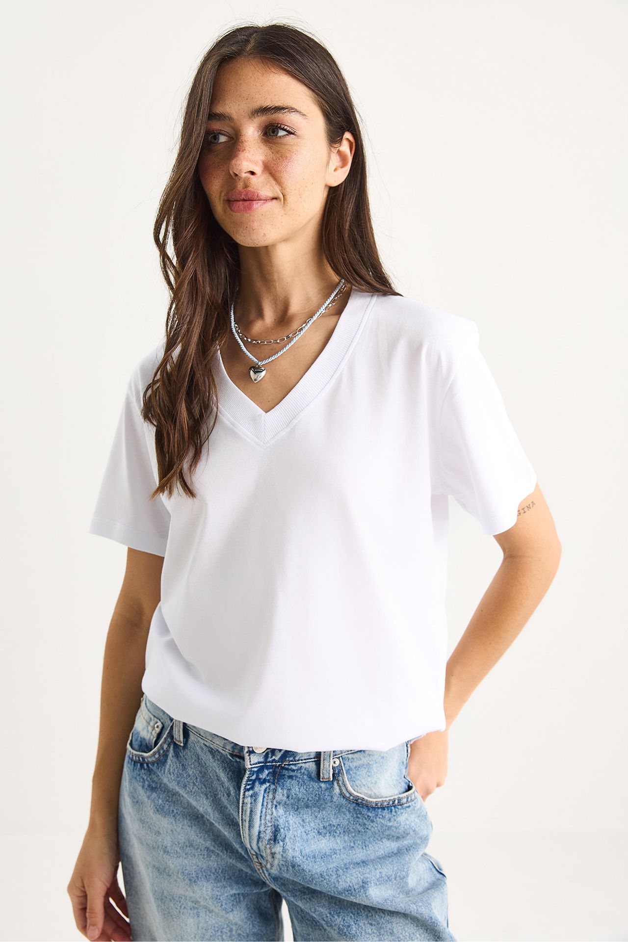 LUCCI Comfort Fit V-Neck Combed Cotton T-Shirt 3
