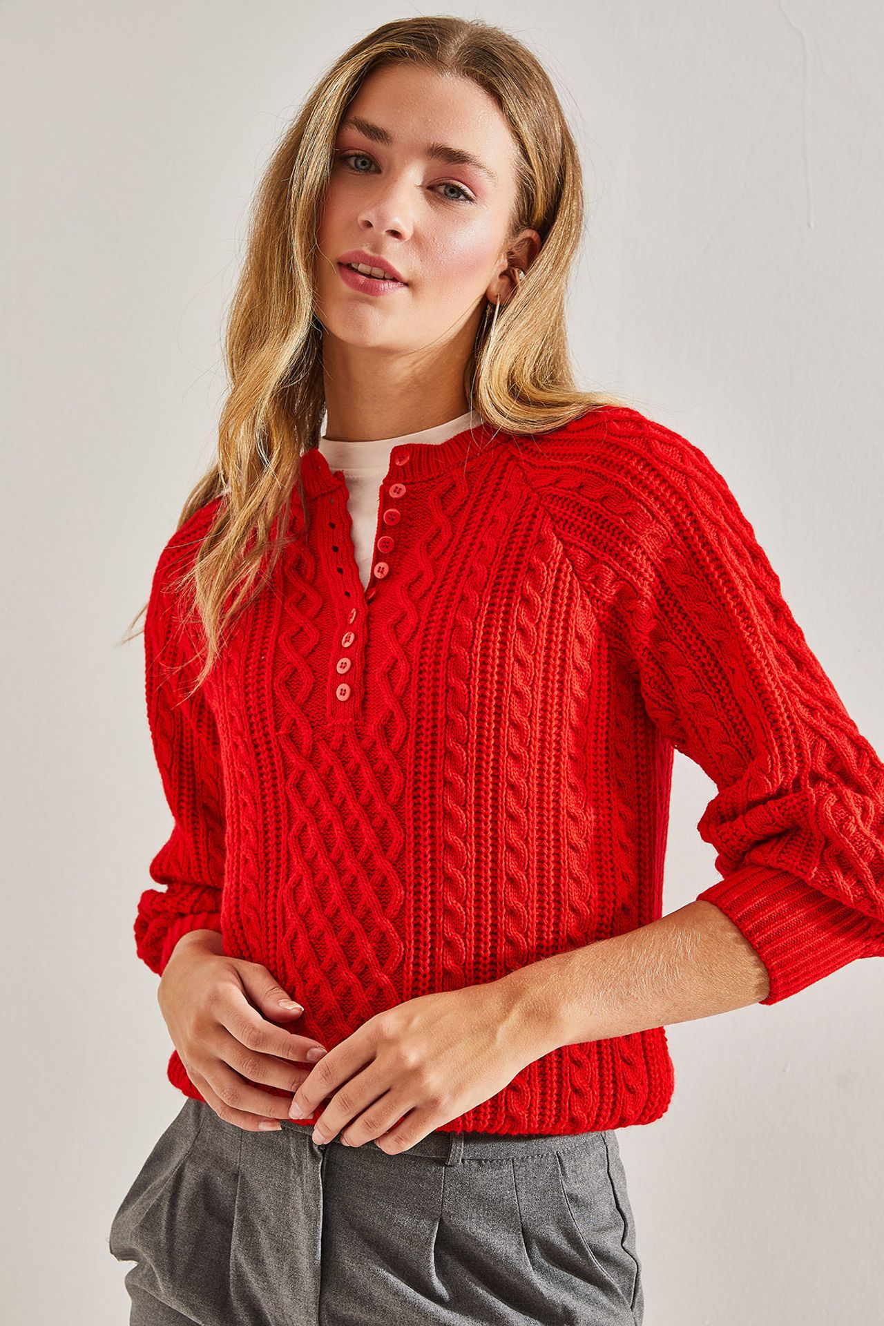 LUCCI Textured Knitwear Sweater with Button Collar 3