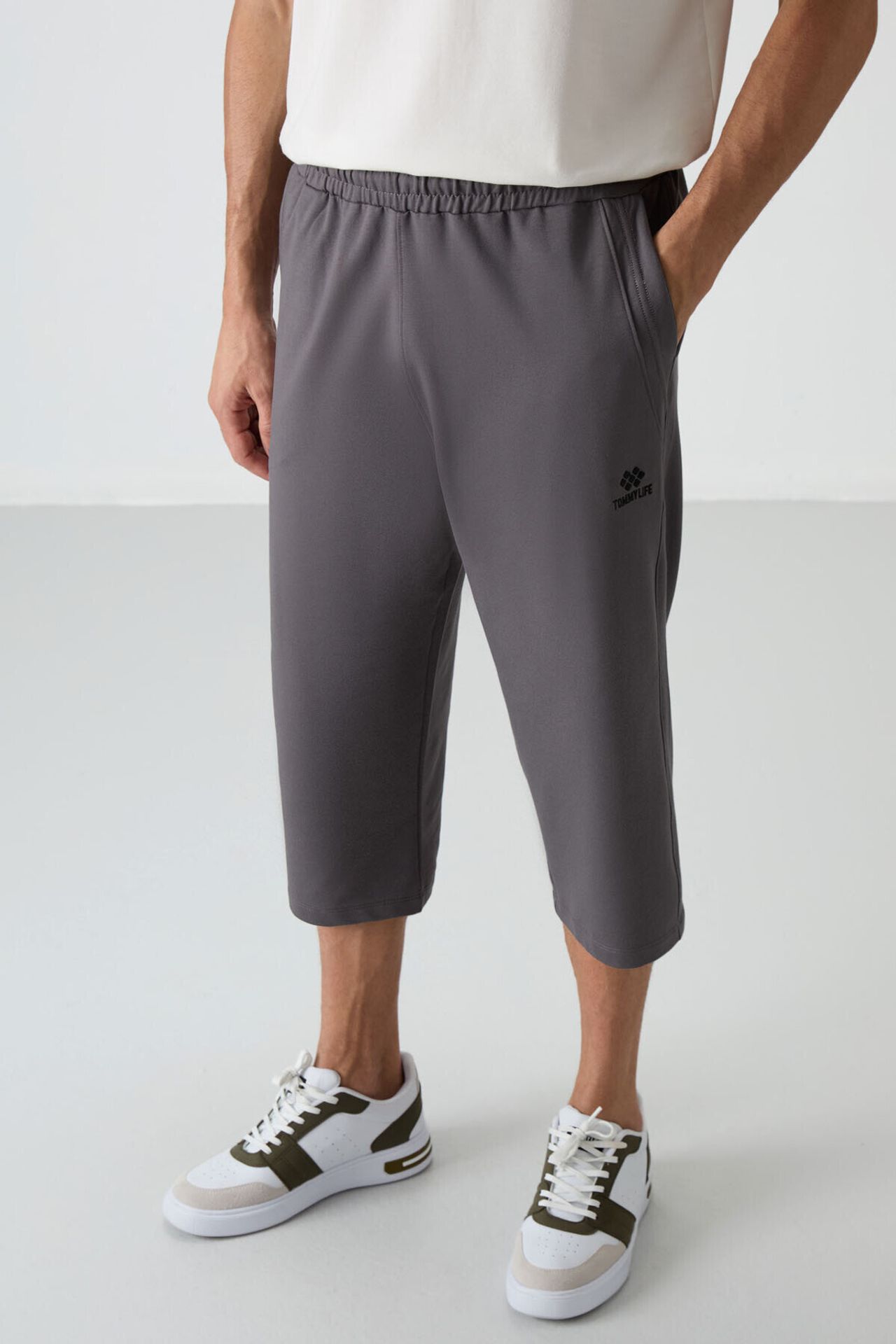 TOMMY Men's Jersey Capri Shorts 3