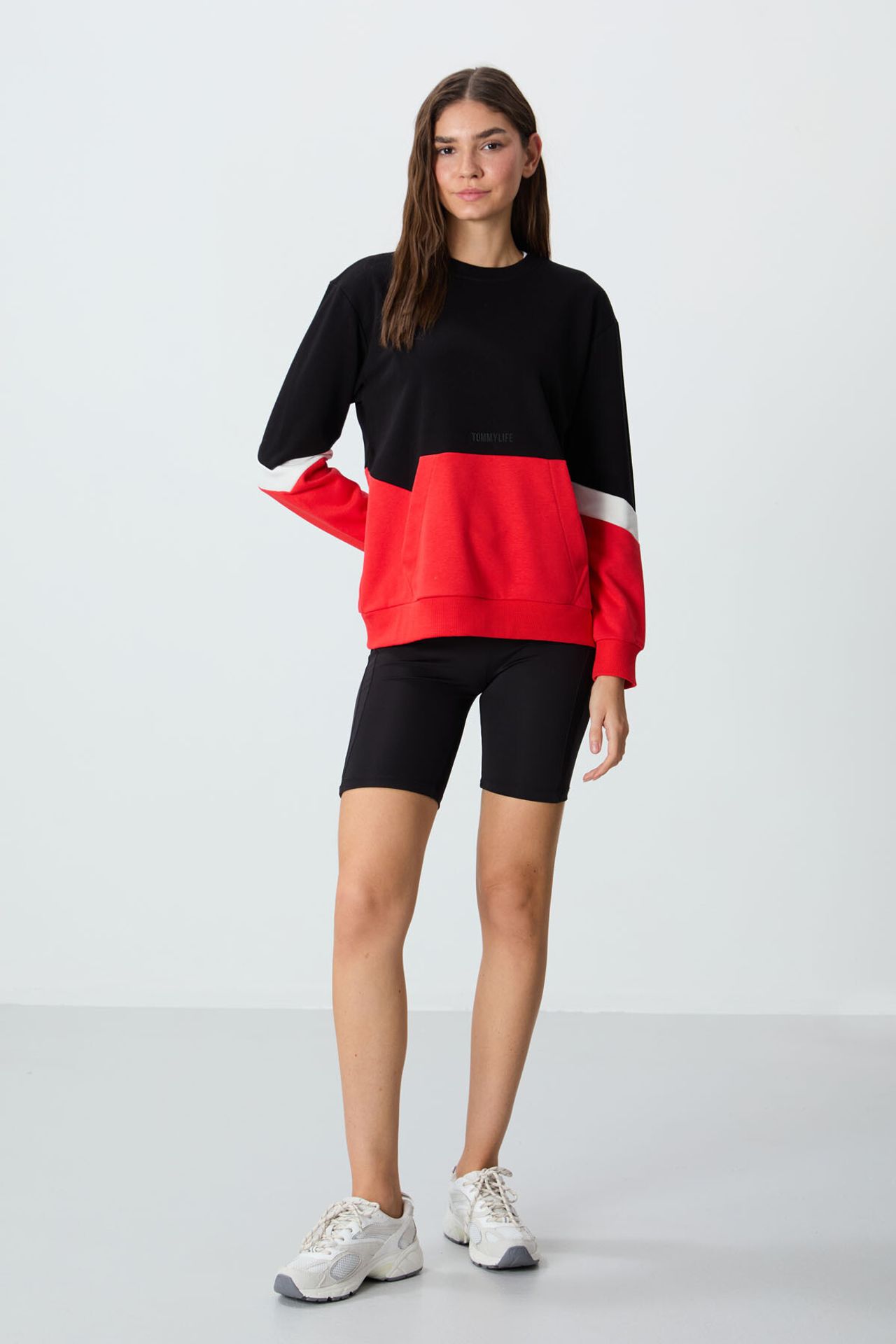 TOMMY Oversized Color-Blocked Crew Neck Sweatshirt 2