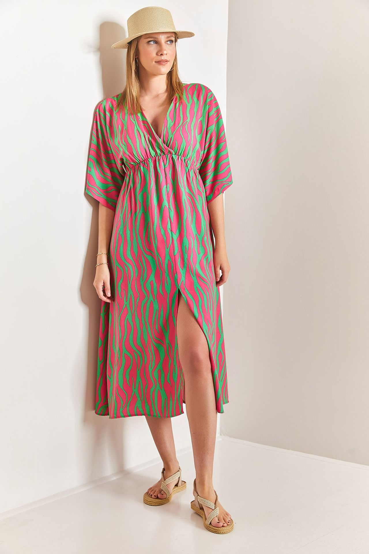 LUCCI Printed V-Neck Midi Dress with Slit 3