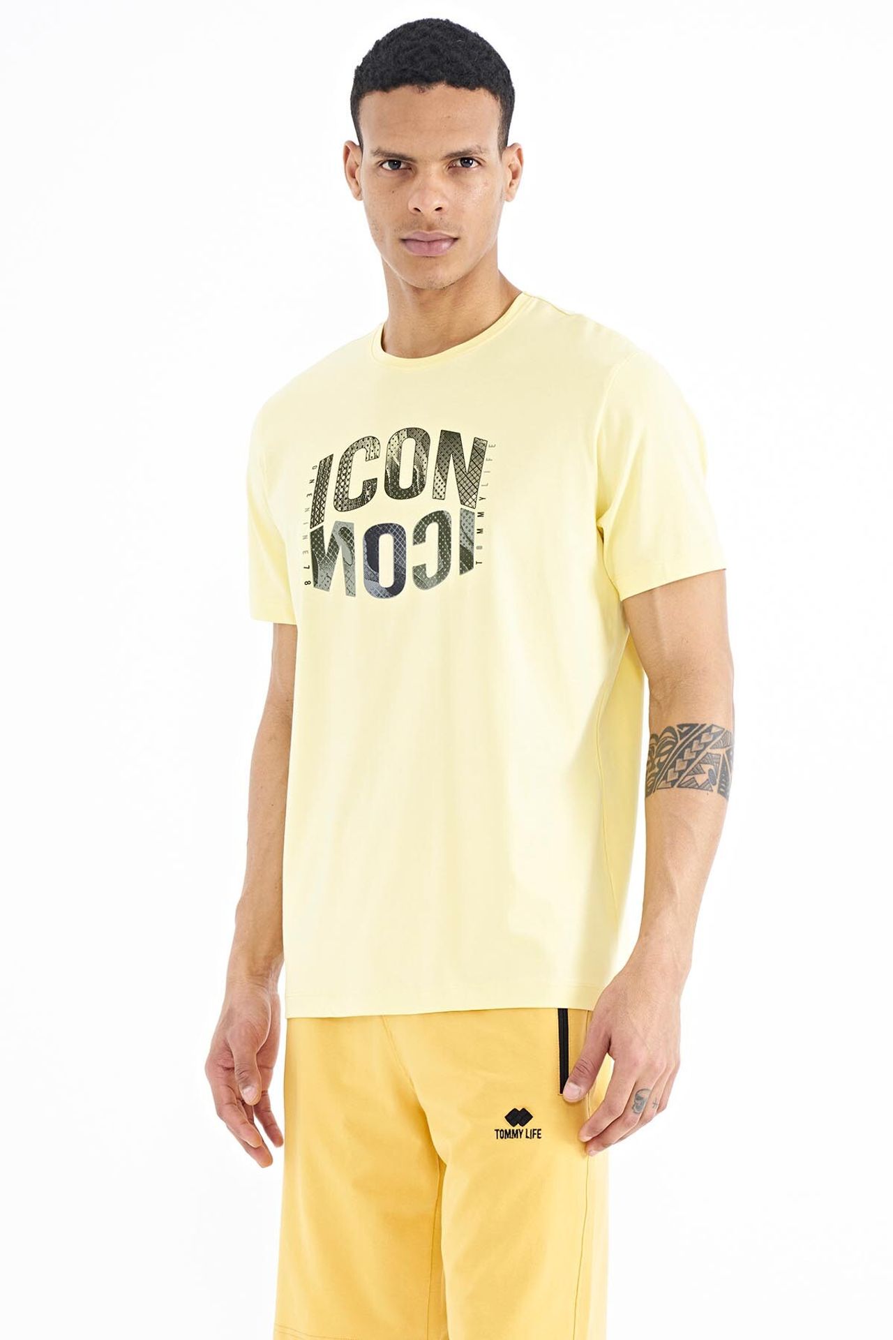 TOMMY Printed Crew Neck T-Shirt With Patch 4
