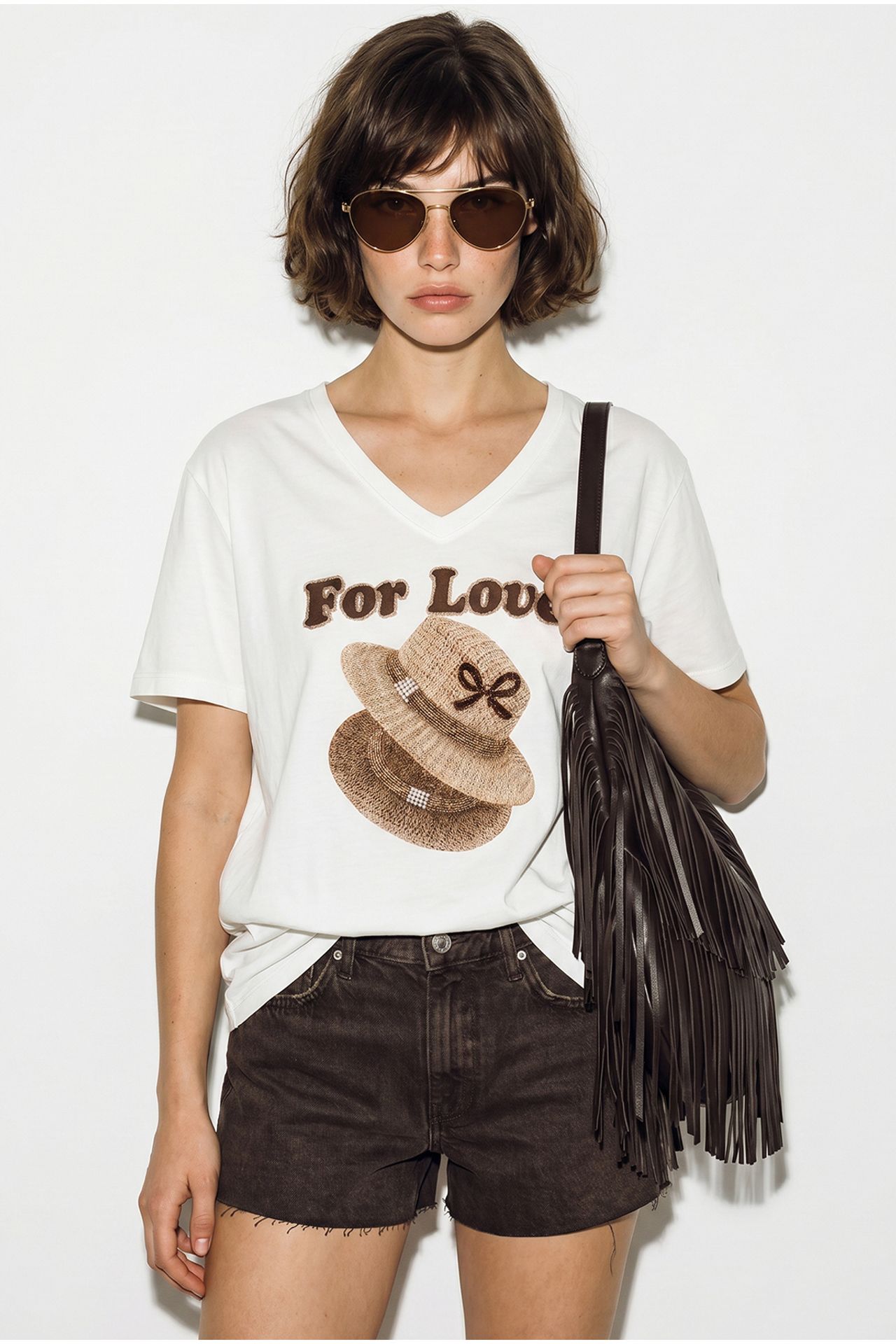 LUCCI Oversized V-neck Printed T-shirt 2