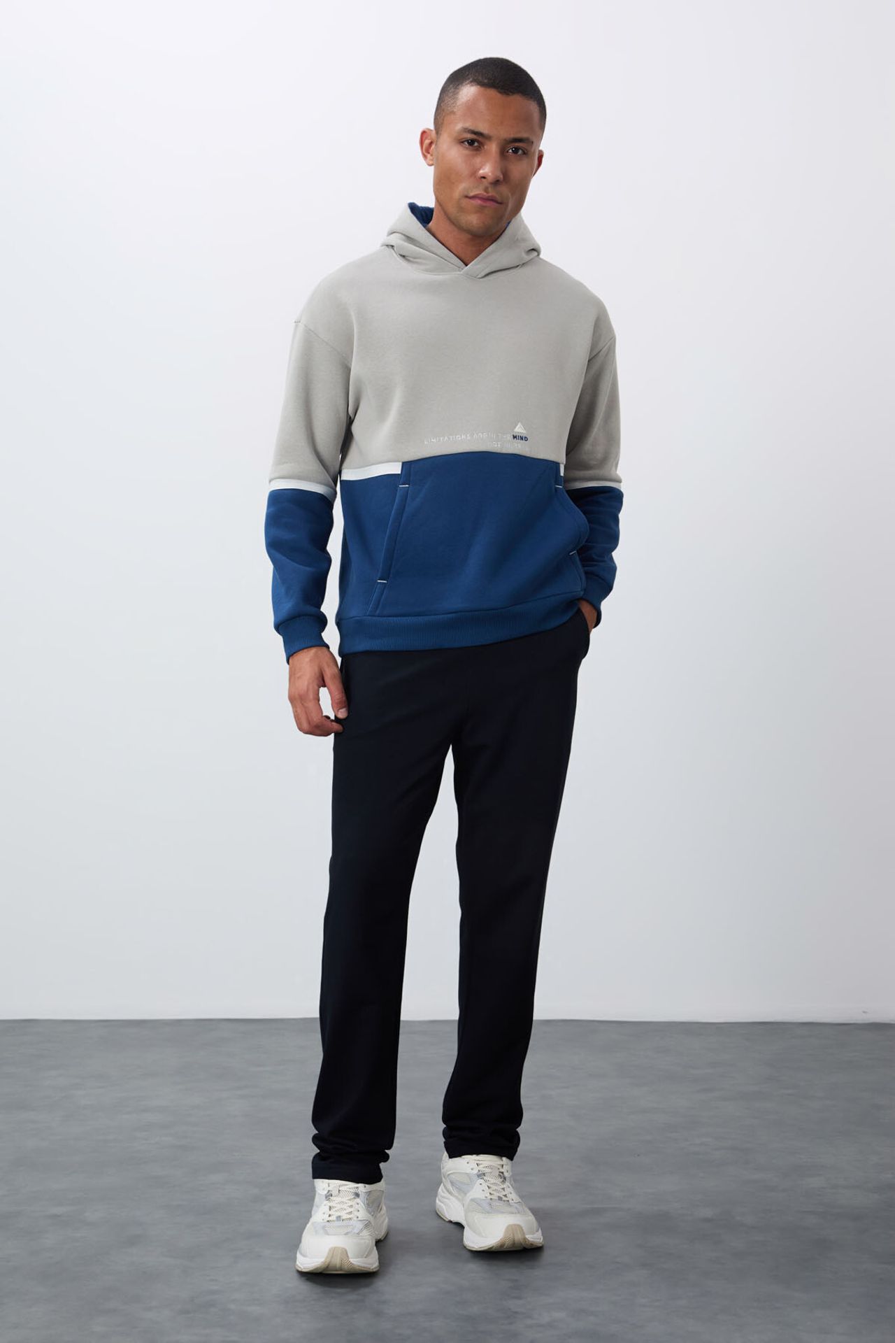 TOMMY Men's Color-Blocked Hooded Sweatshirt 3