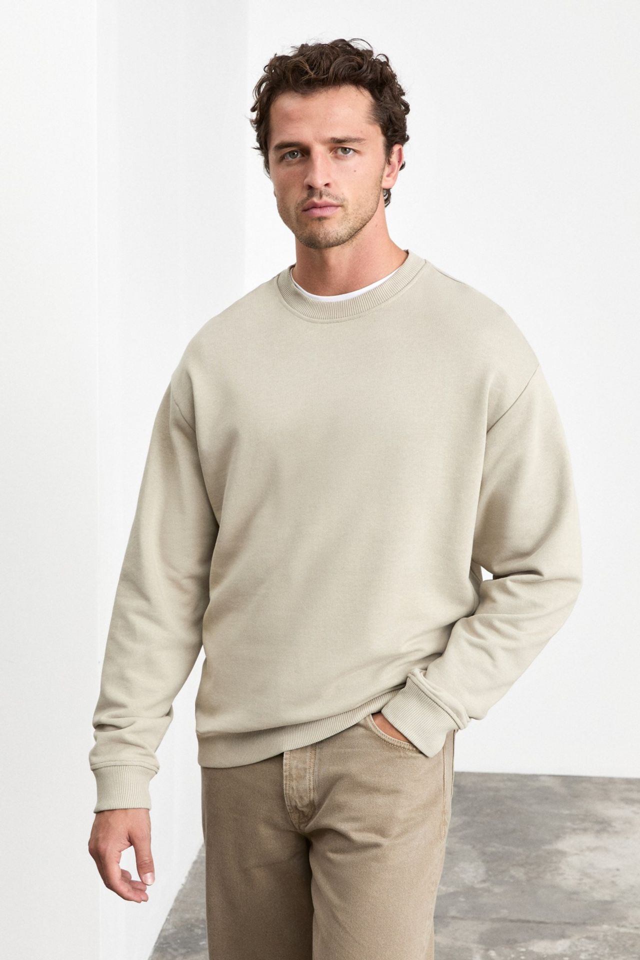 GRIMELANGE Regular Fit Crew Neck Sweatshirt 1