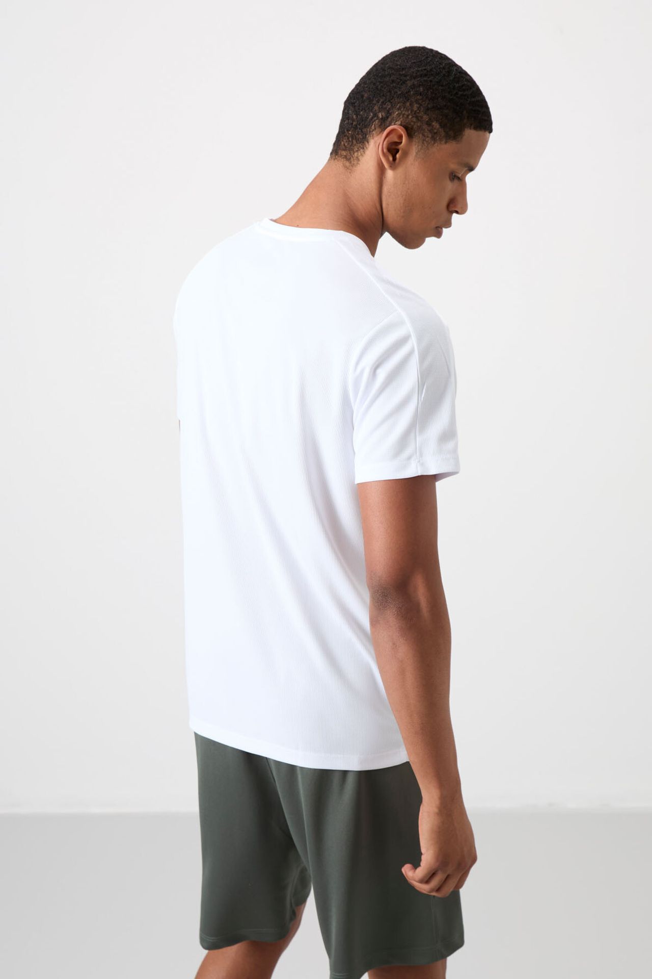 TOMMY Men's Solid Crew Neck Short Sleeve T-Shirt 5