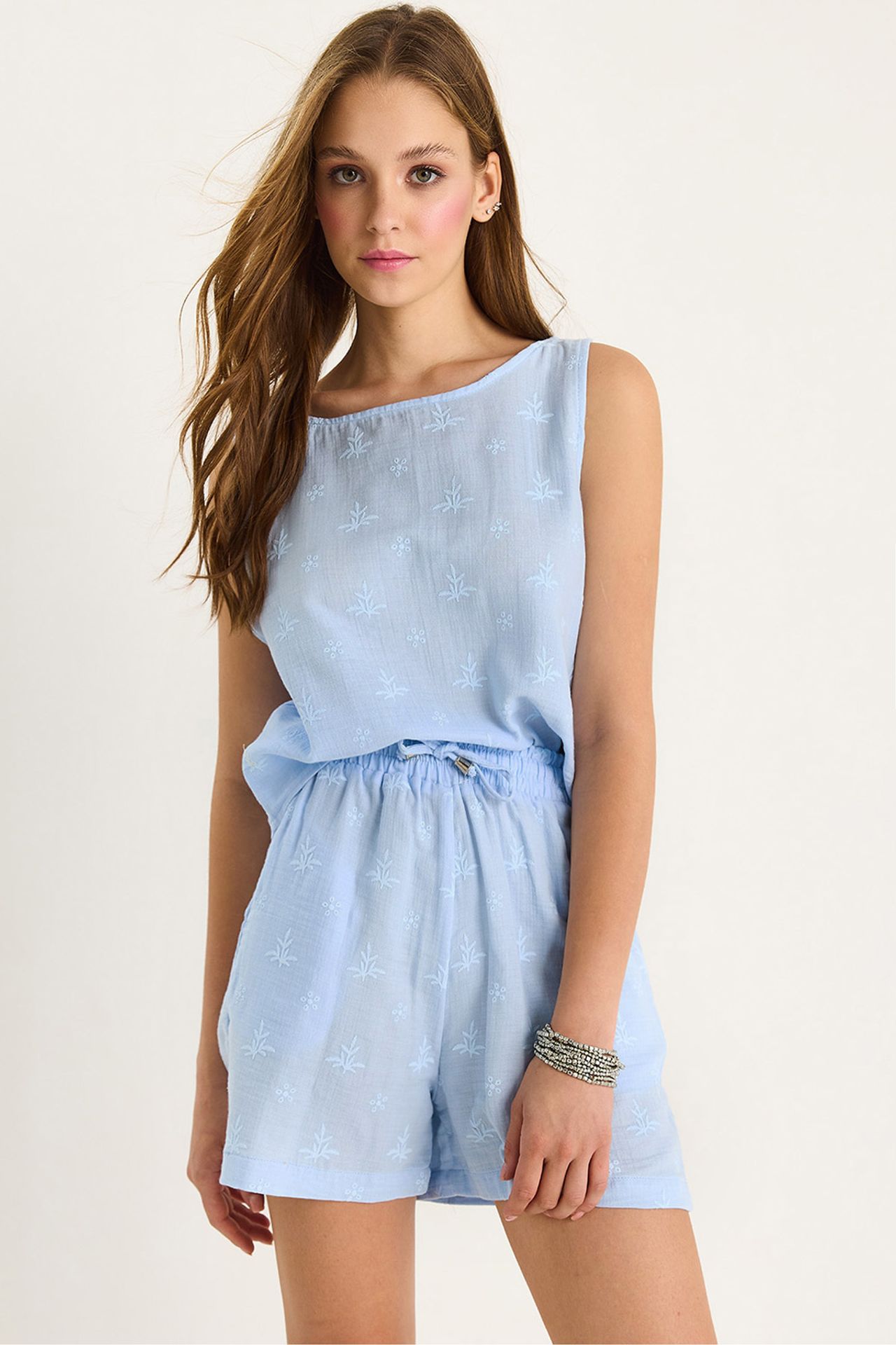 LUCCI Short High Waist Two-Piece Coord Set with Button Closure 1