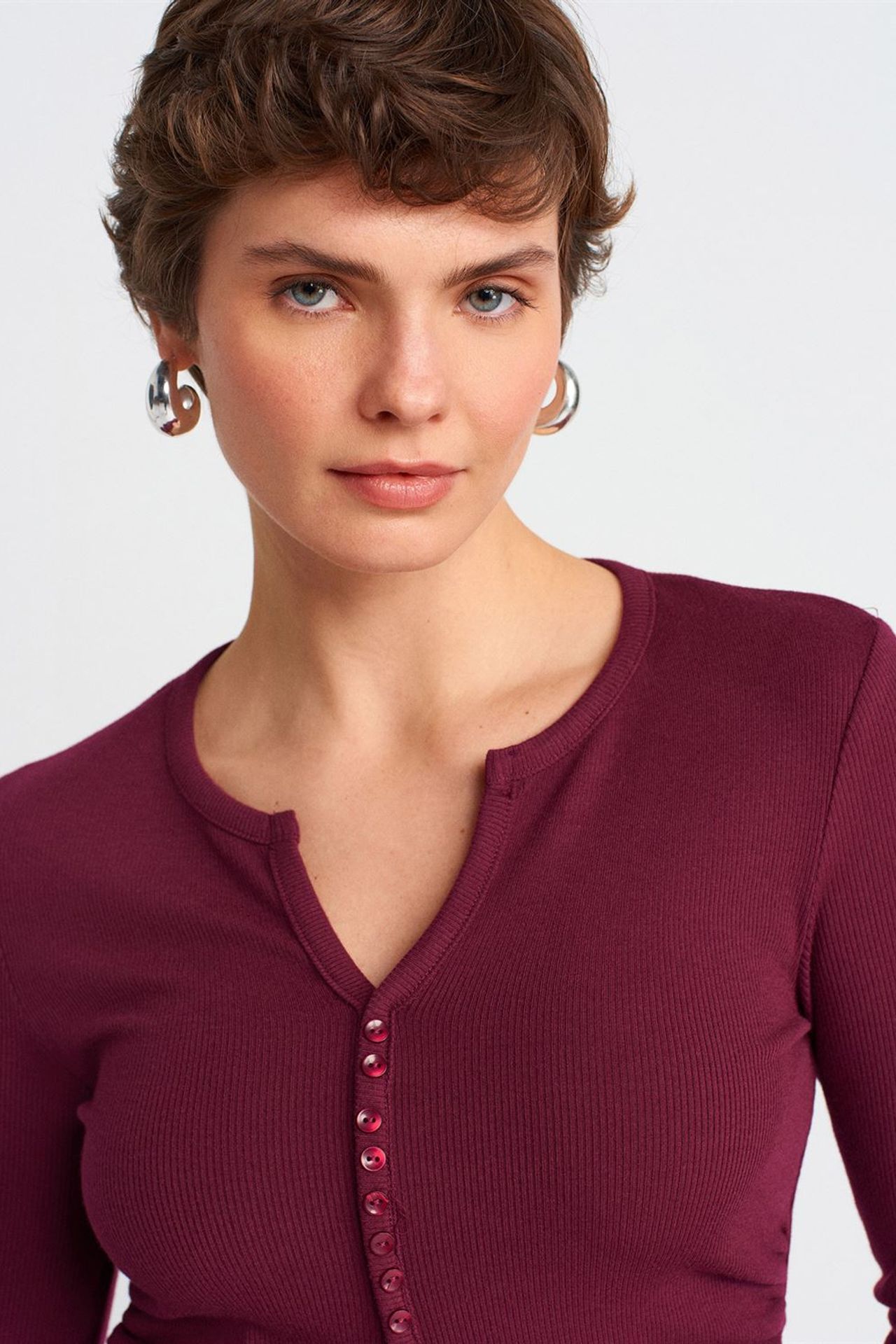 DILVIN Slim Fit Ribbed Button-Front Blouse 4
