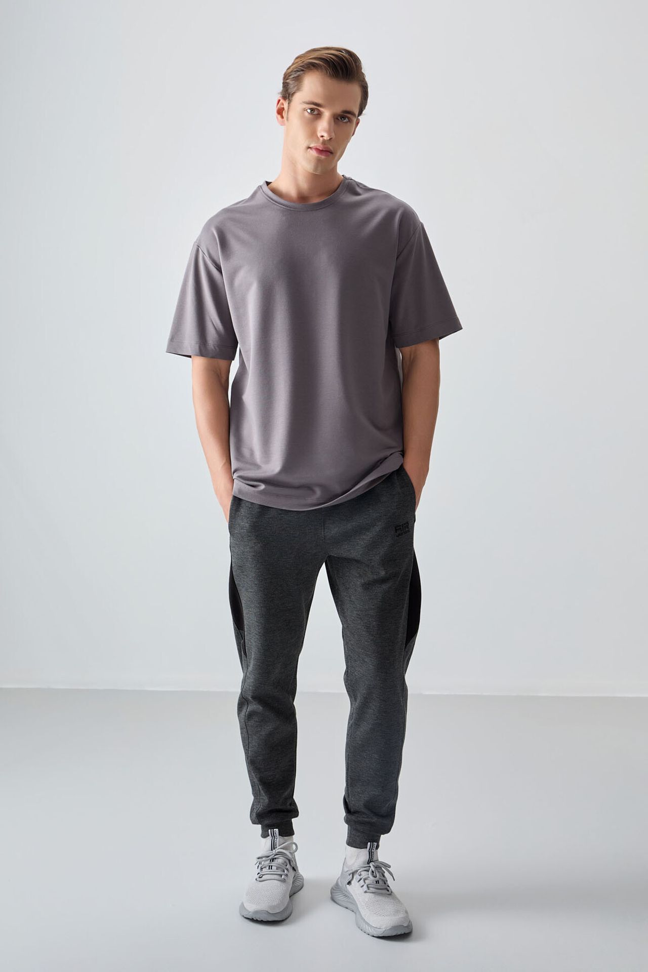 TOMMY Oversized Cotton Blend Crew Neck T-Shirt 3
