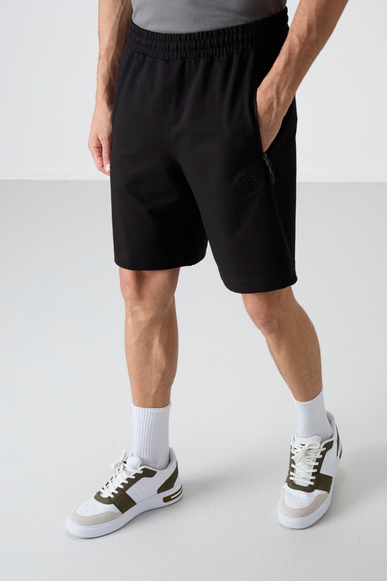 TOMMY Men's Regular-fit Knit Sweat Shorts 2