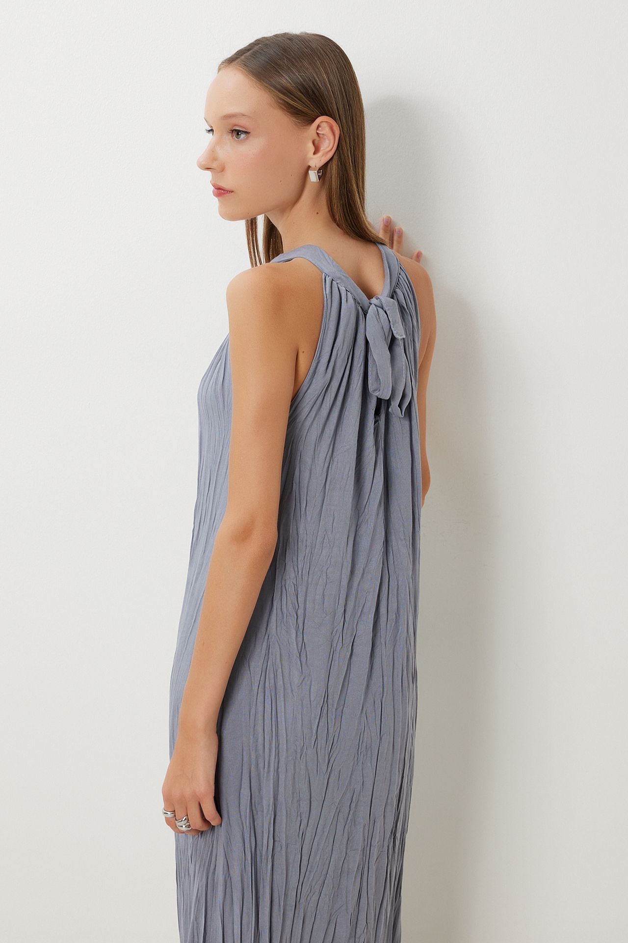ISTANBUL Textured Midi Dress with Halter Collar 5