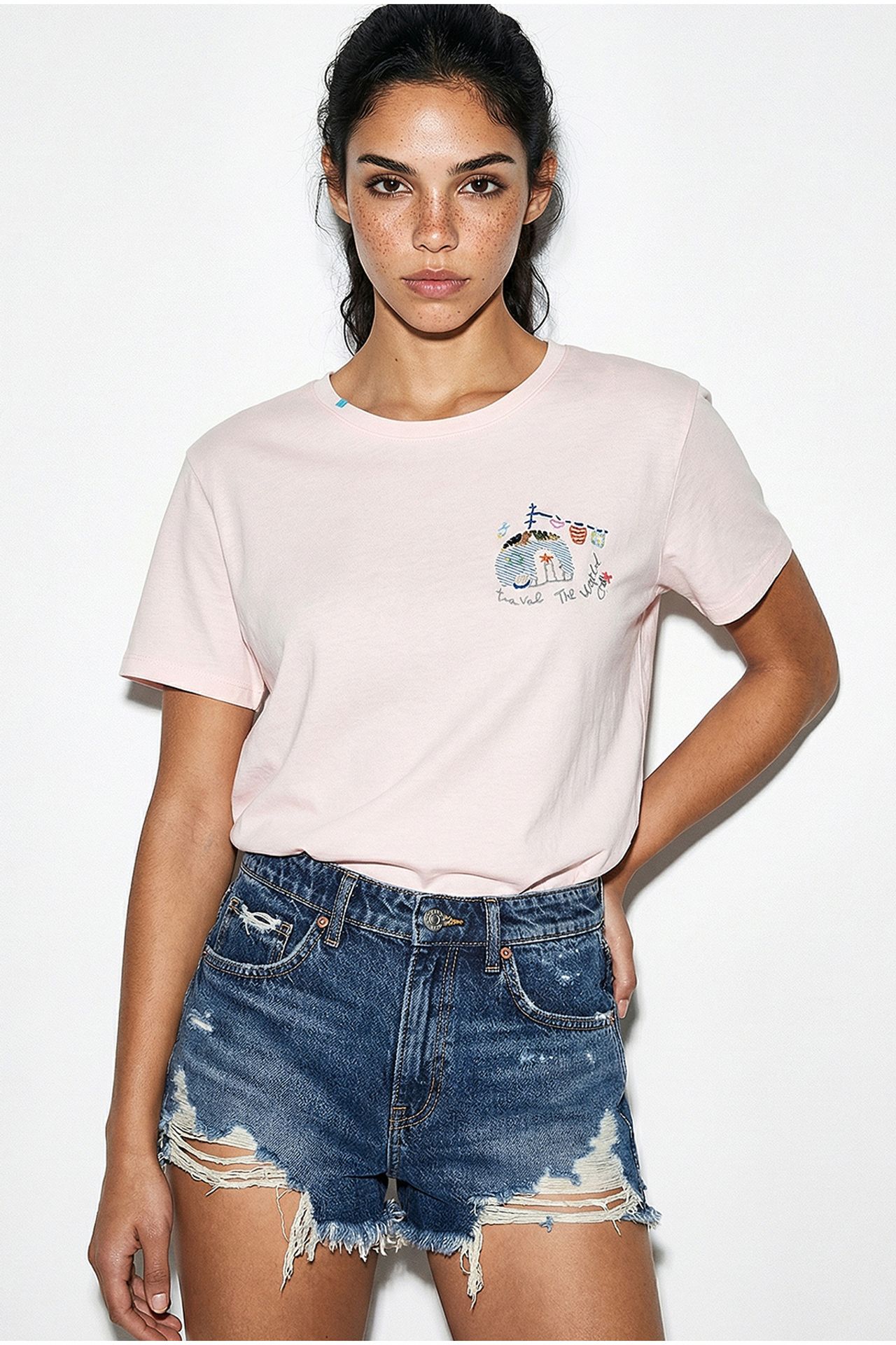 LUCCI Embroidered Crew Neck T-Shirt 2