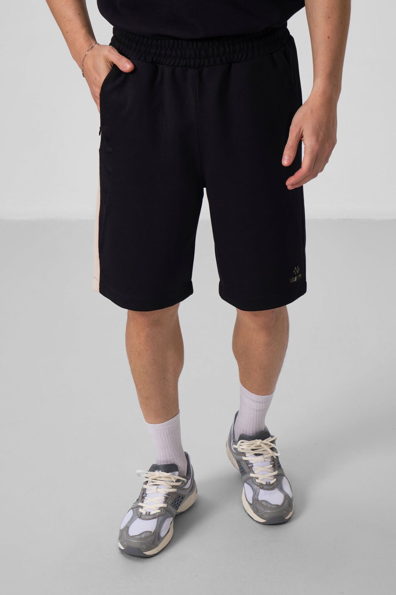 TOMMY Oversized Cotton-Blend Knit Shorts 4