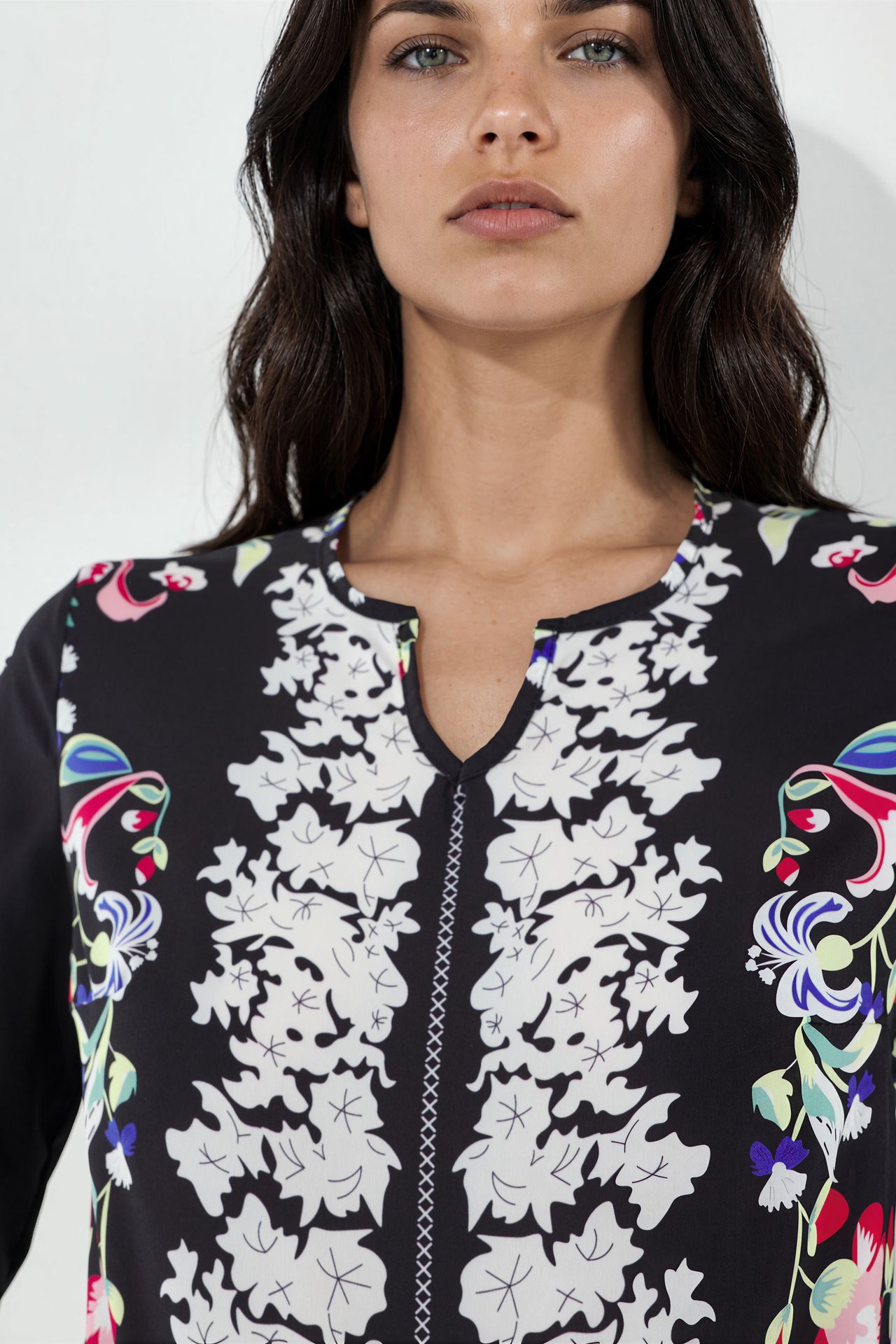 MSN Floral V-neck Crepe Blouse 5