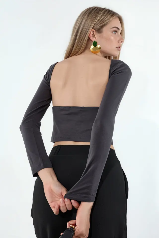 BUSEM Slim Fit Crop Blouse with Back Detail