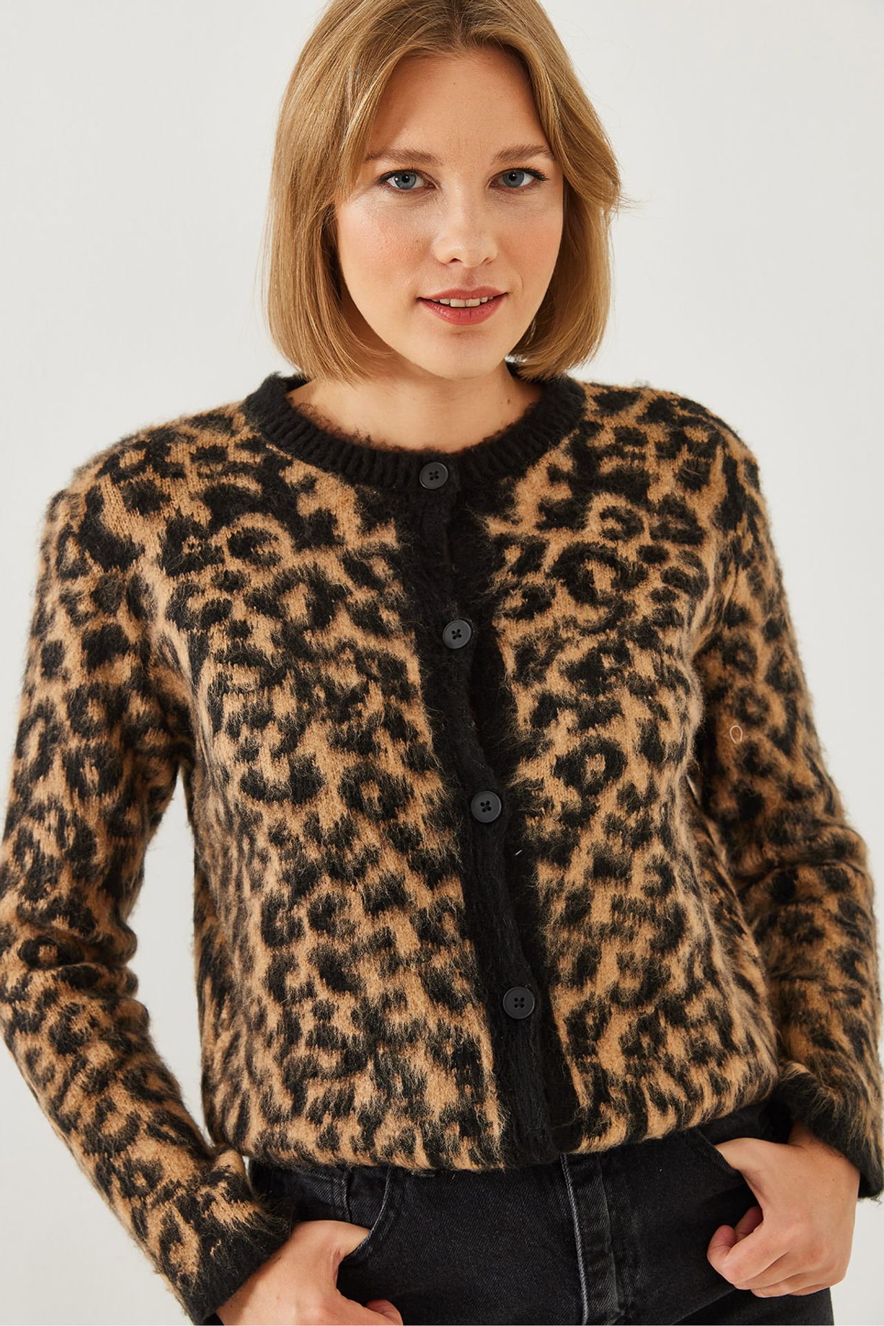 LUCCI Thick Ribbed Knitwear Cardigan with Leopard Print 5