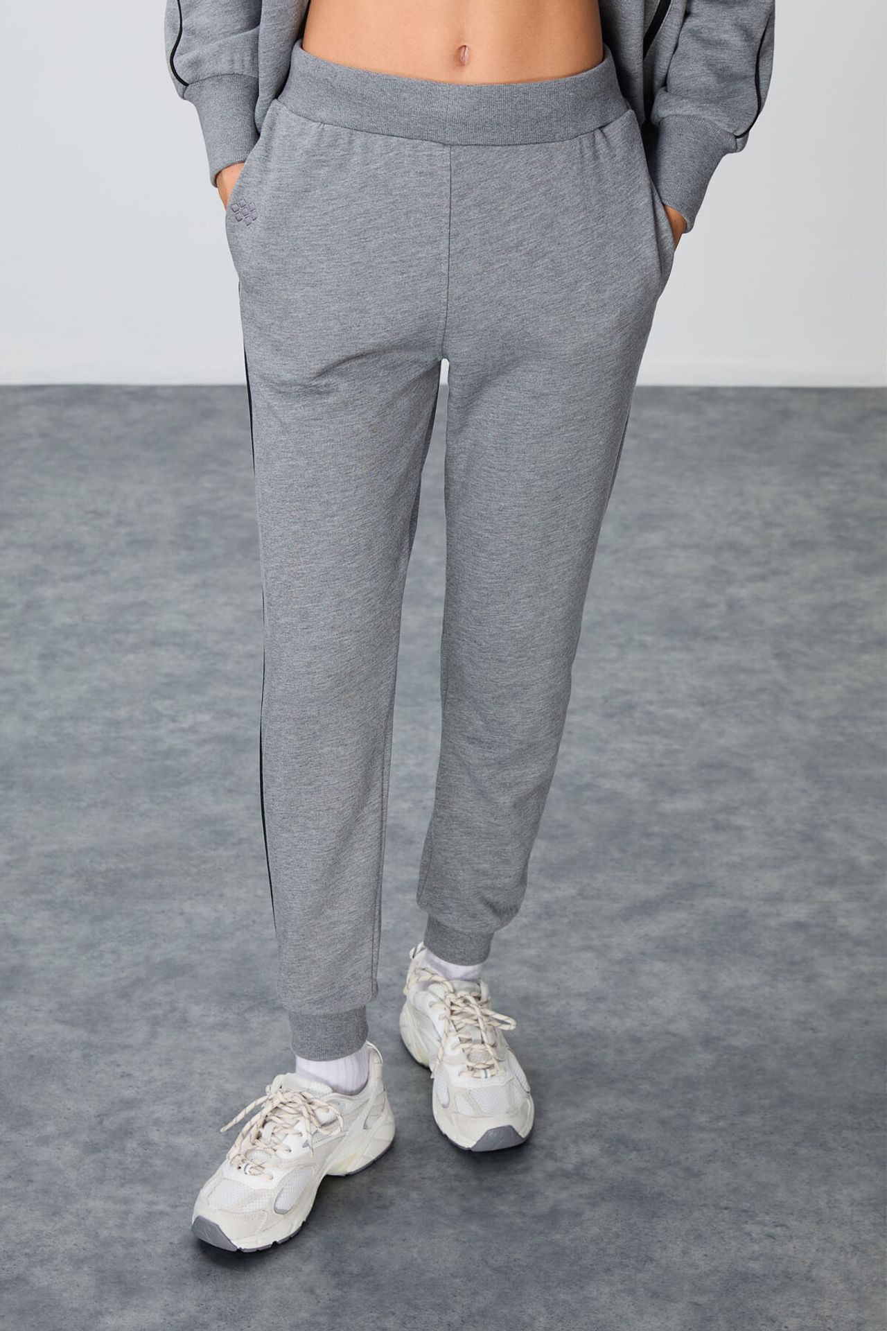 TOMMY Oversized Zip-collar Sweatshirt And Pants Set 4